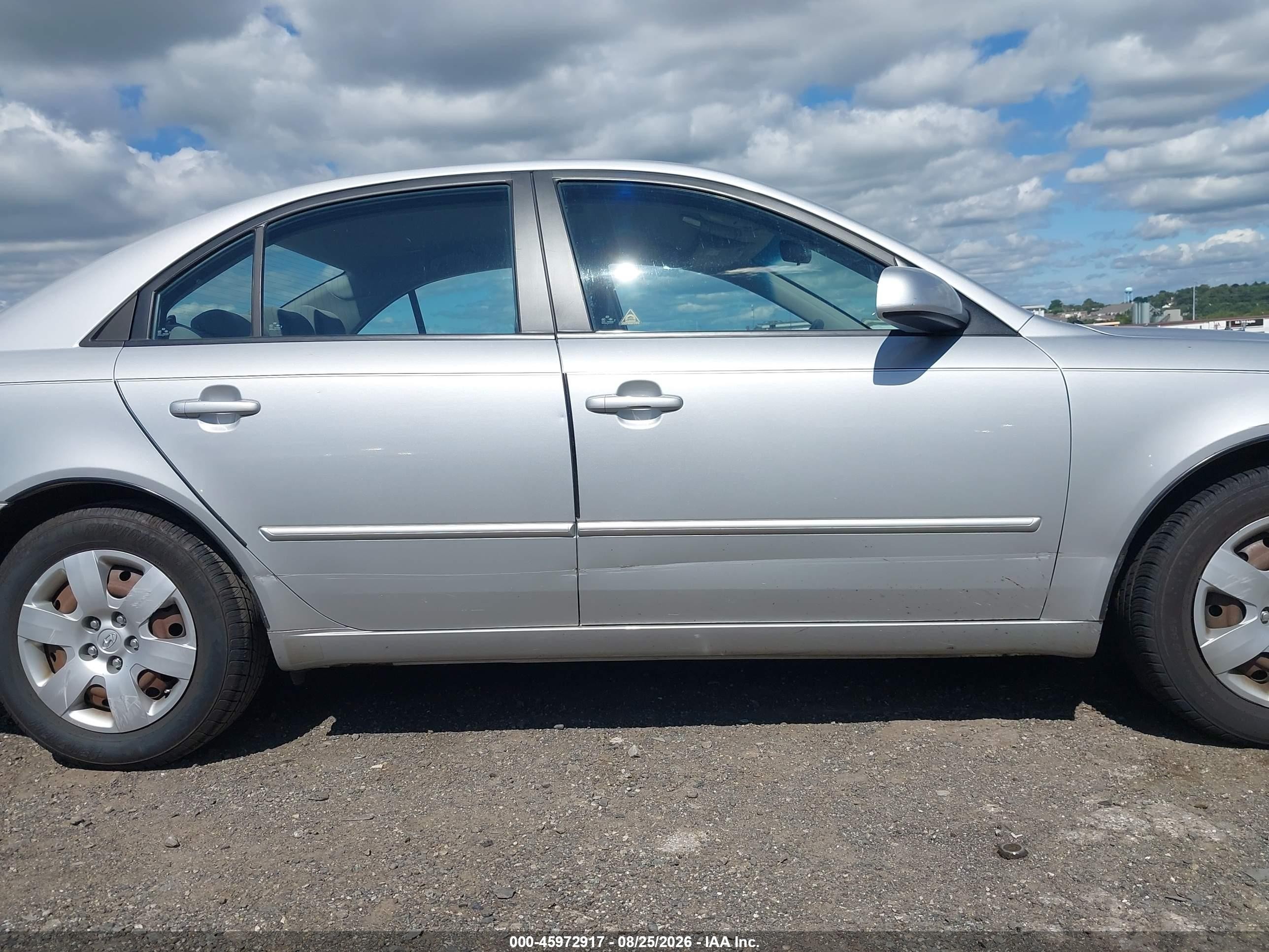 2009 Hyundai Sonata Gls Silver vin: 5NPET46C69H405785