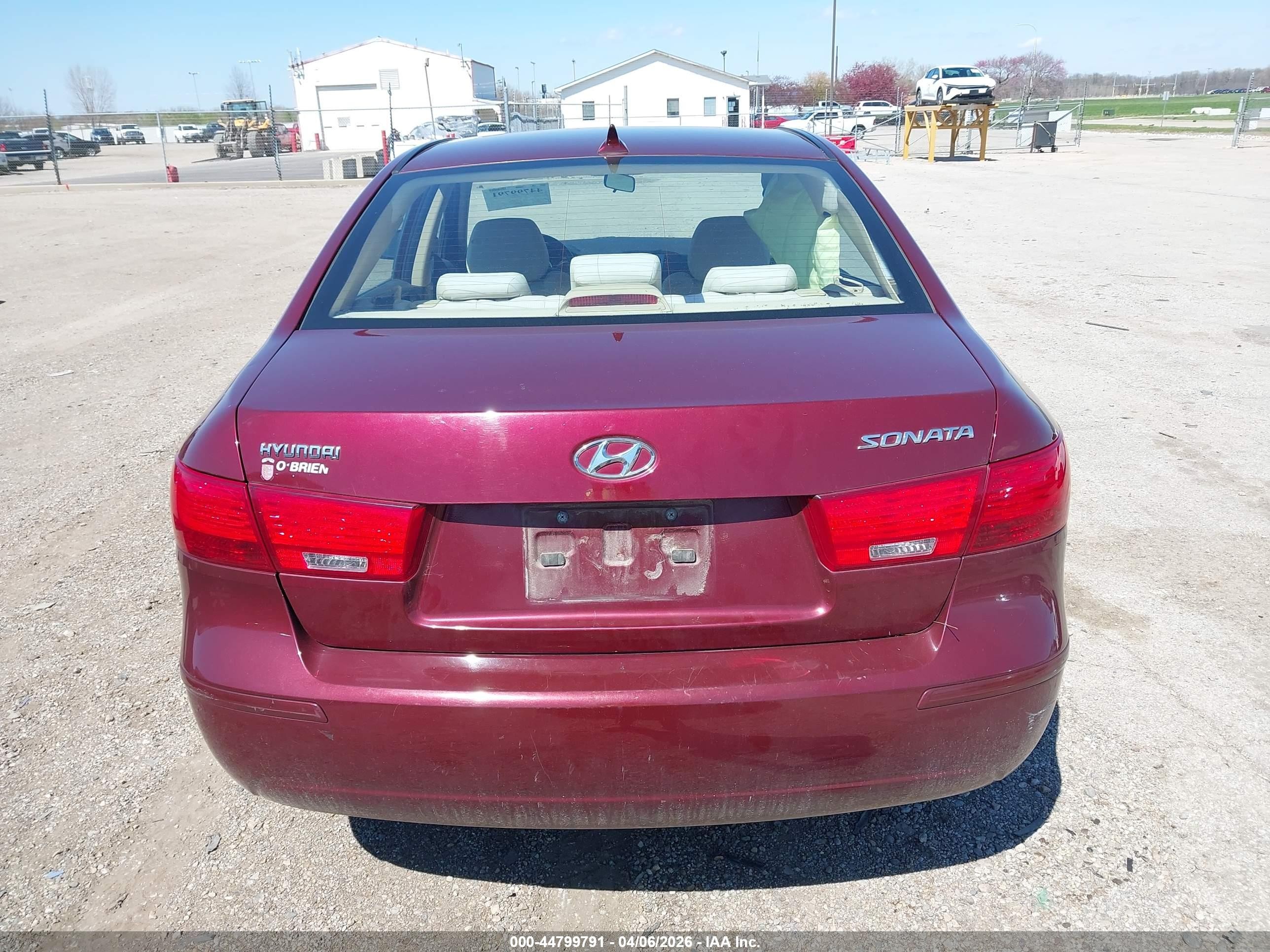 2009 Hyundai Sonata Gls Maroon vin: 5NPET46C69H444716