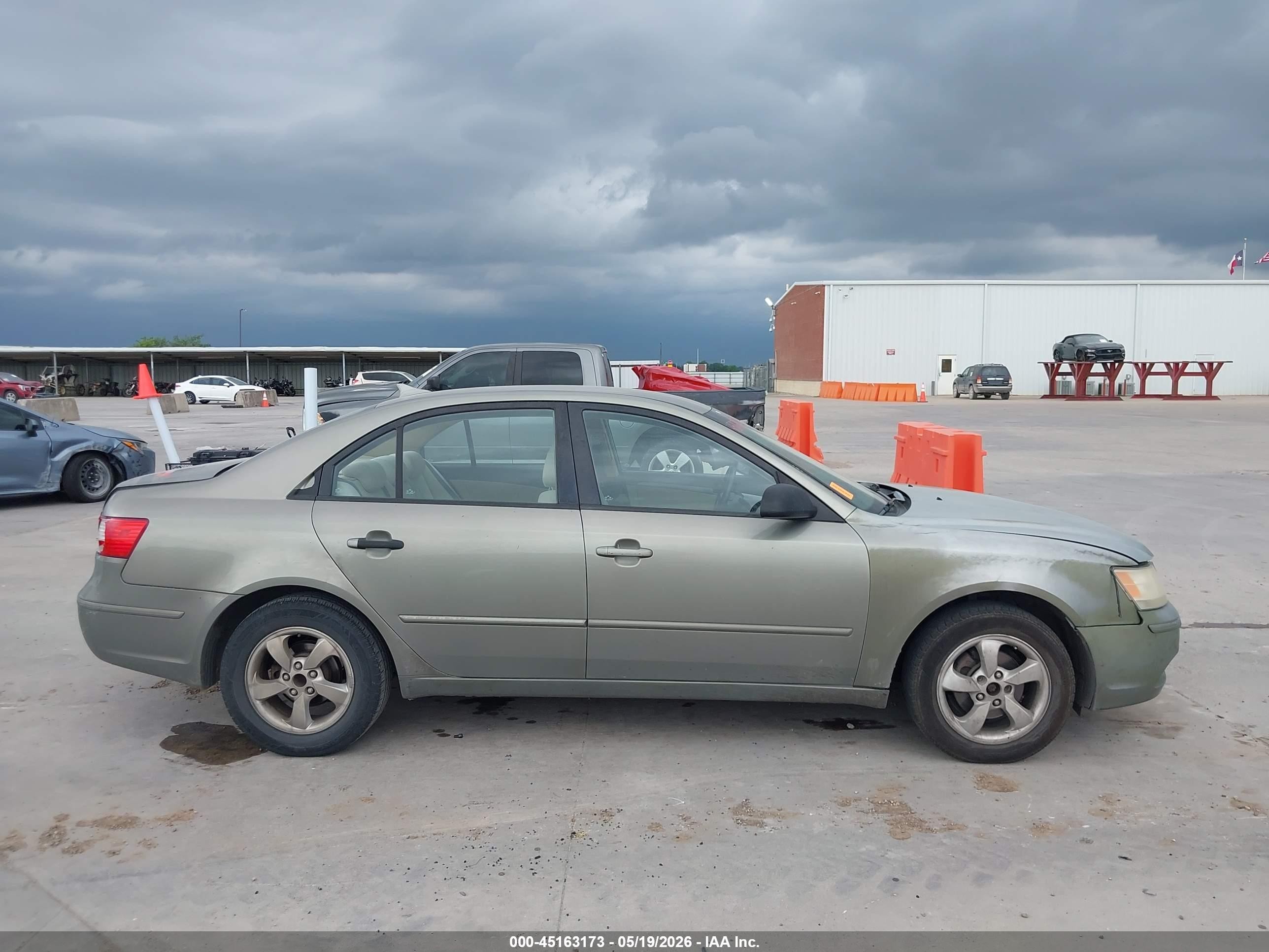 2009 Hyundai Sonata Gls Серый vin: 5NPET46C69H488392