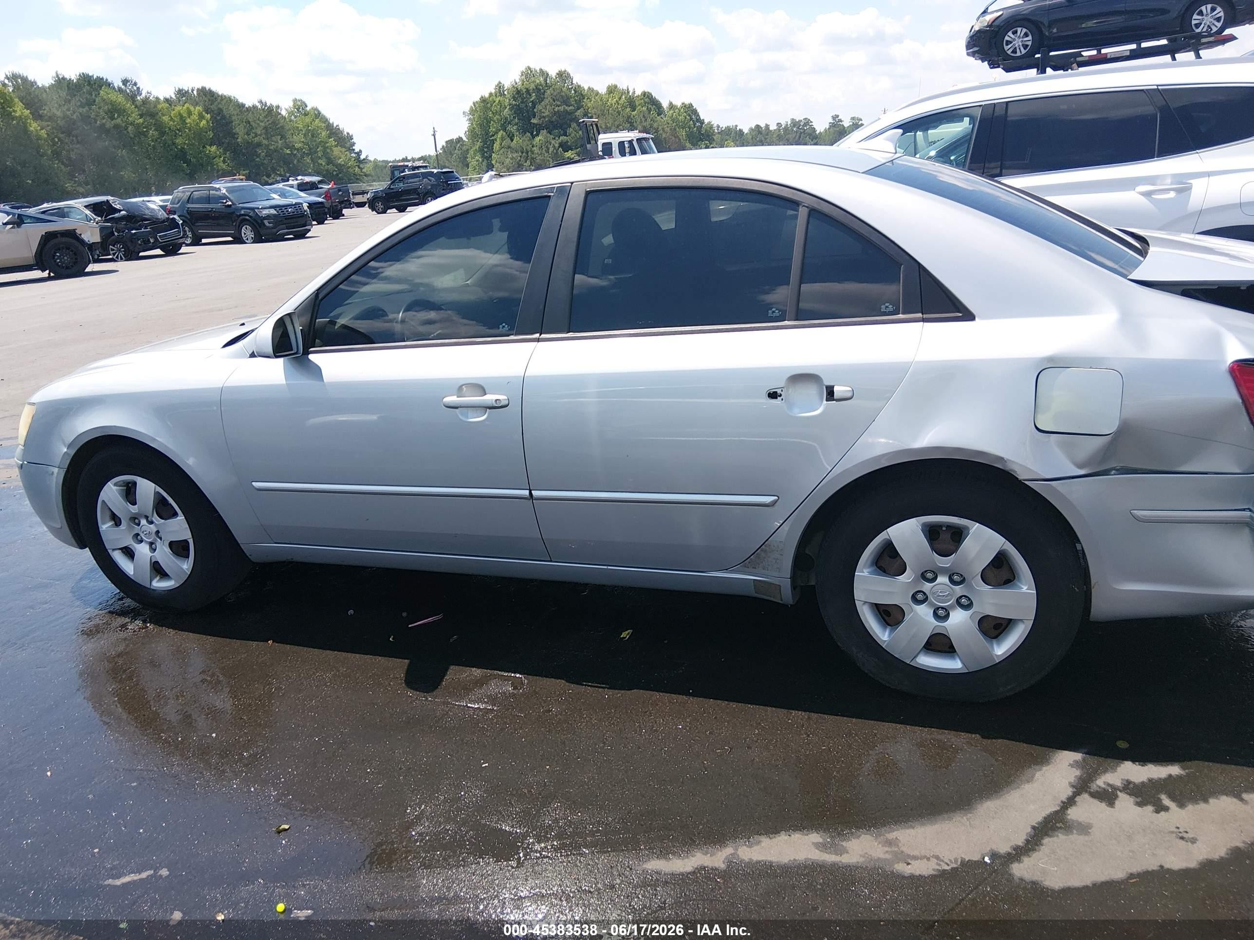 2009 Hyundai Sonata Gls Silver vin: 5NPET46C69H554682