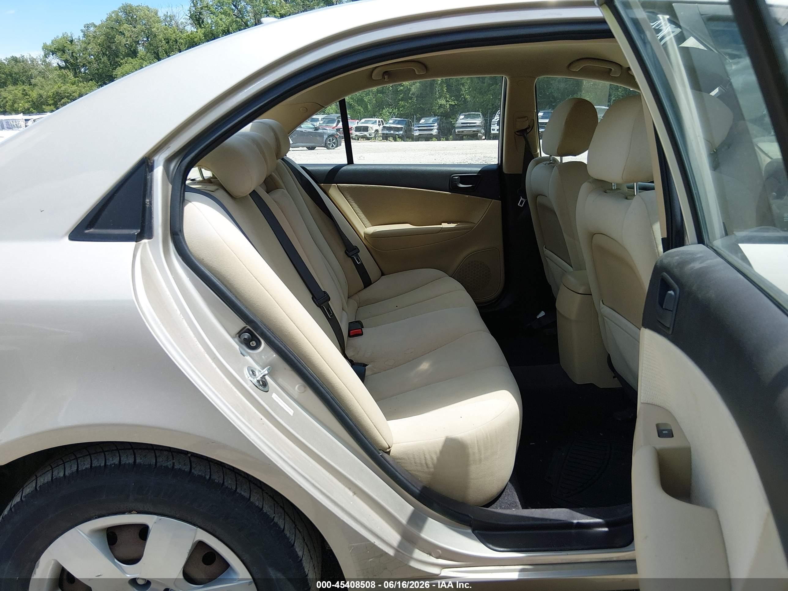 2009 Hyundai Sonata Gls Золотой vin: 5NPET46C79H427133