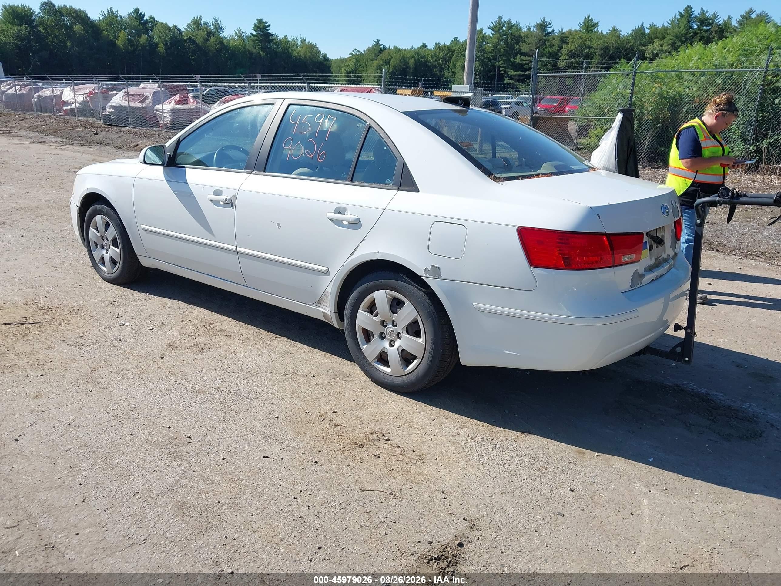 2009 Hyundai Sonata Gls White vin: 5NPET46C79H508665
