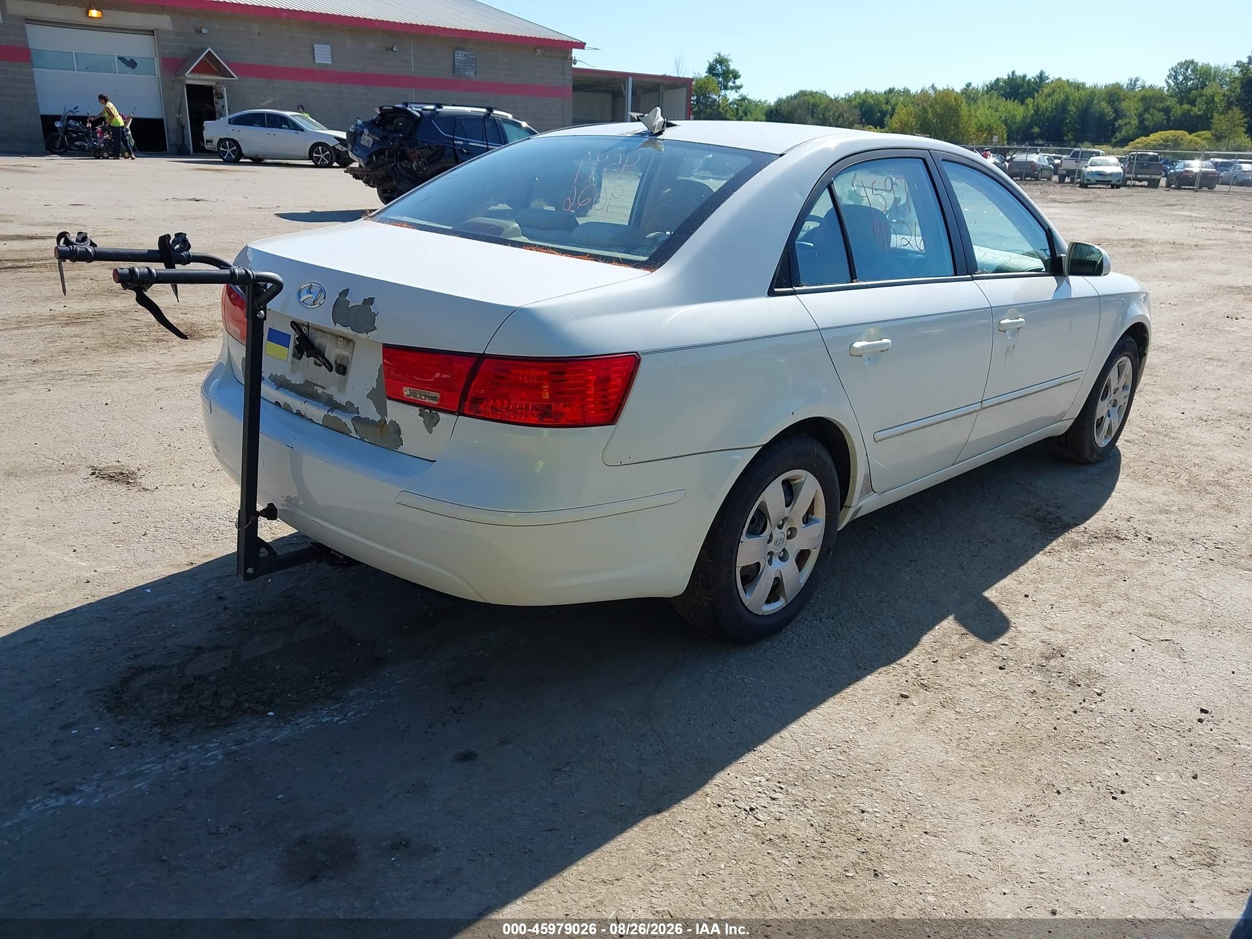 2009 Hyundai Sonata Gls White vin: 5NPET46C79H508665