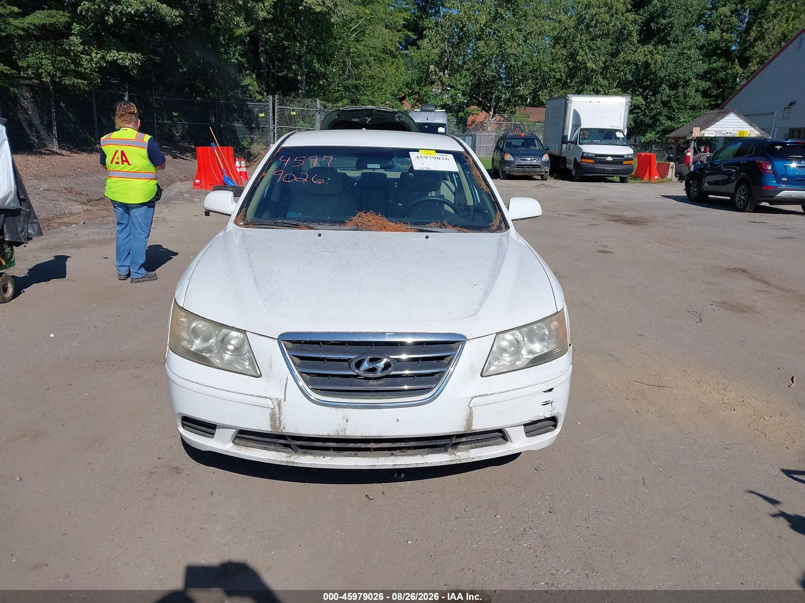 2009 Hyundai Sonata Gls White vin: 5NPET46C79H508665