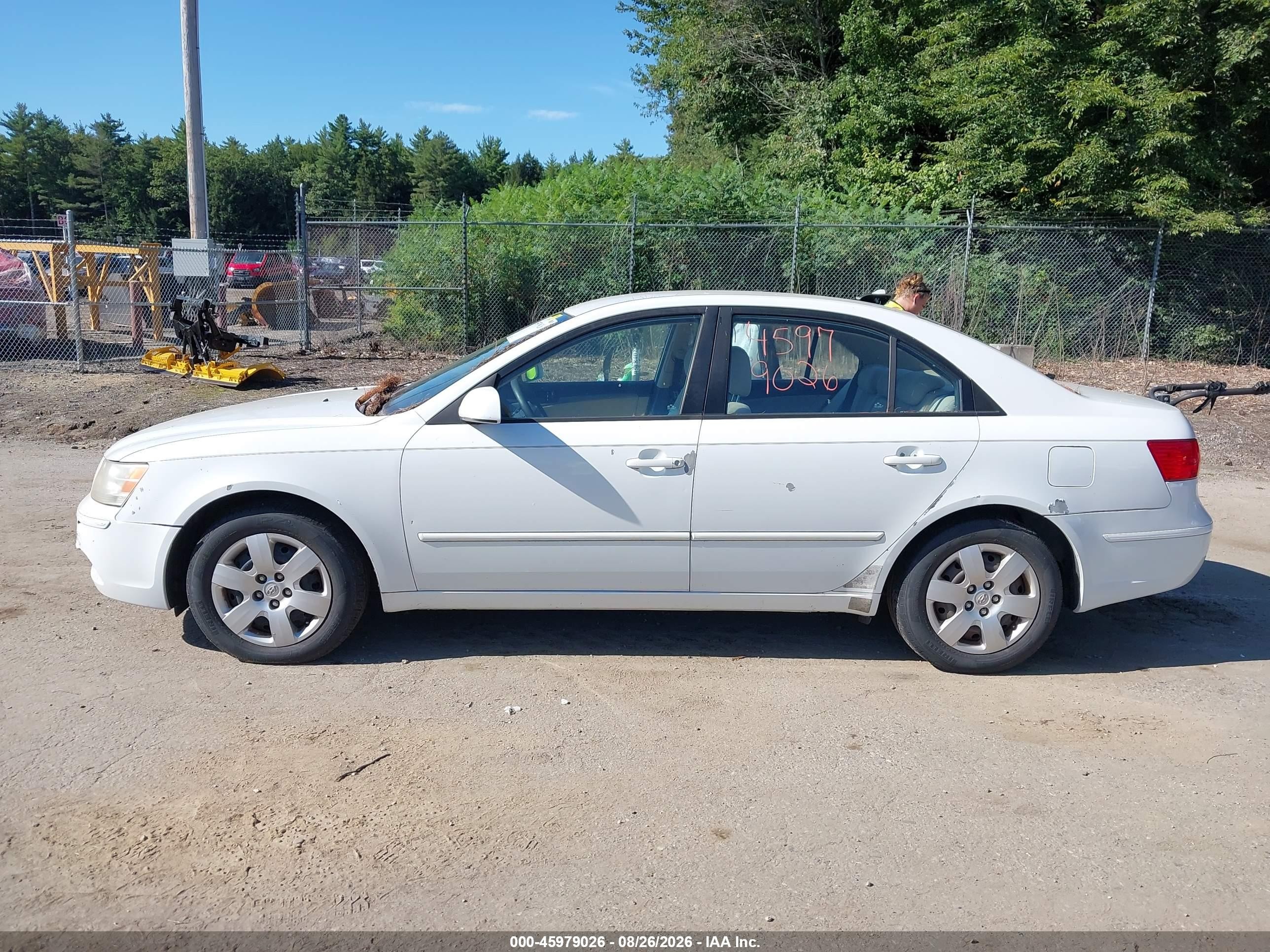 2009 Hyundai Sonata Gls White vin: 5NPET46C79H508665