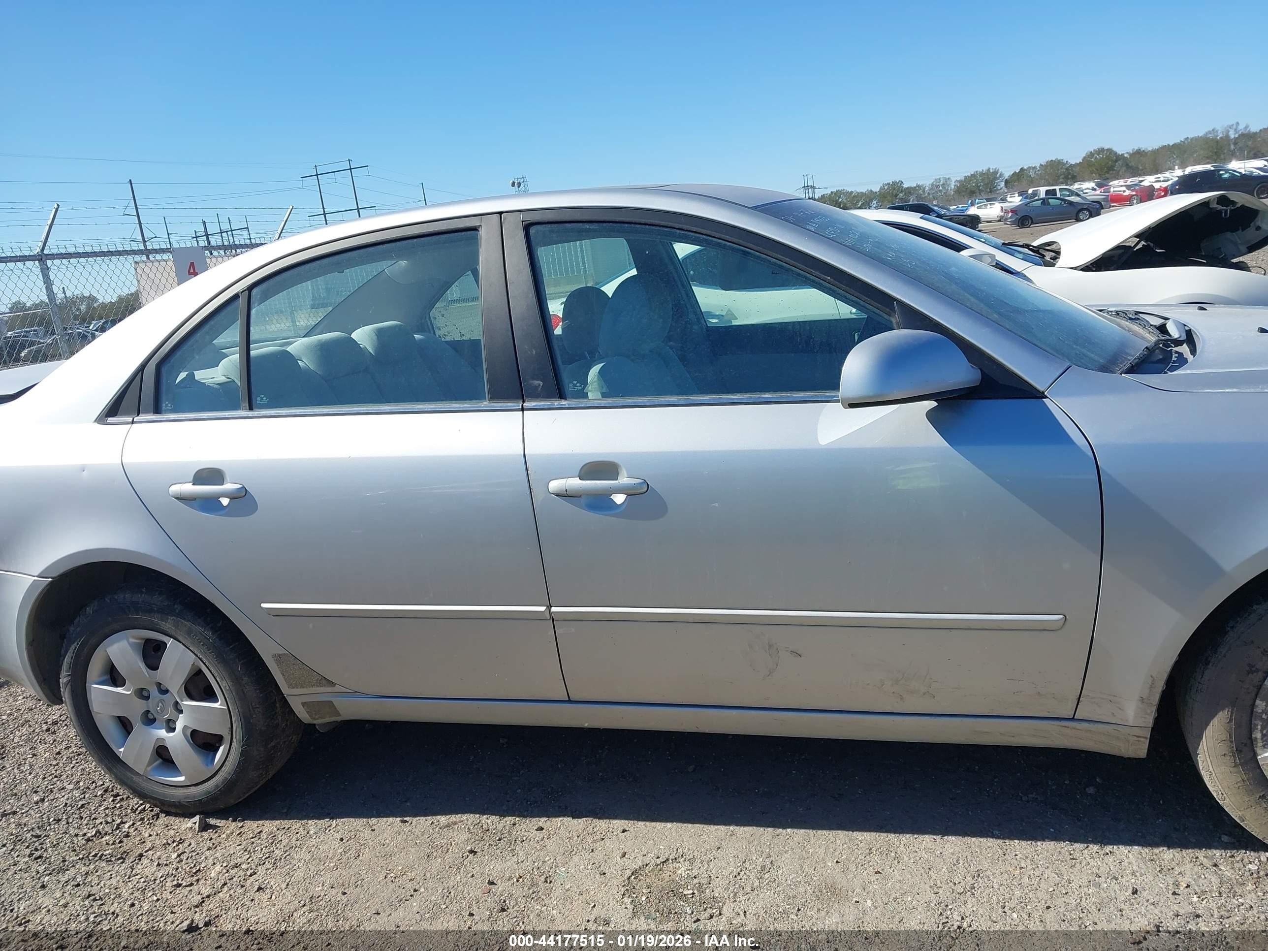 2008 Hyundai Sonata Gls Серебряный vin: 5NPET46C88H402014