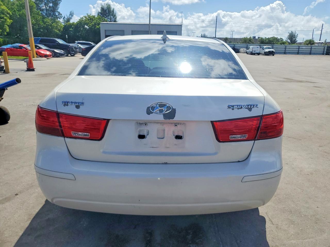 2009 Hyundai Sonata Gls White vin: 5NPET46C89H515009