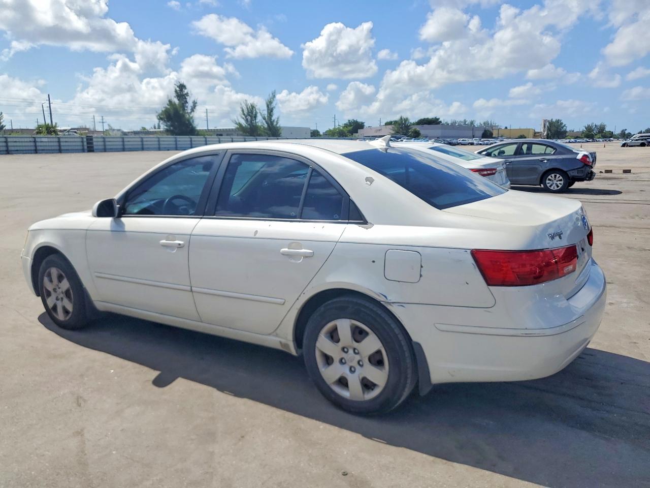 2009 Hyundai Sonata Gls White vin: 5NPET46C89H515009