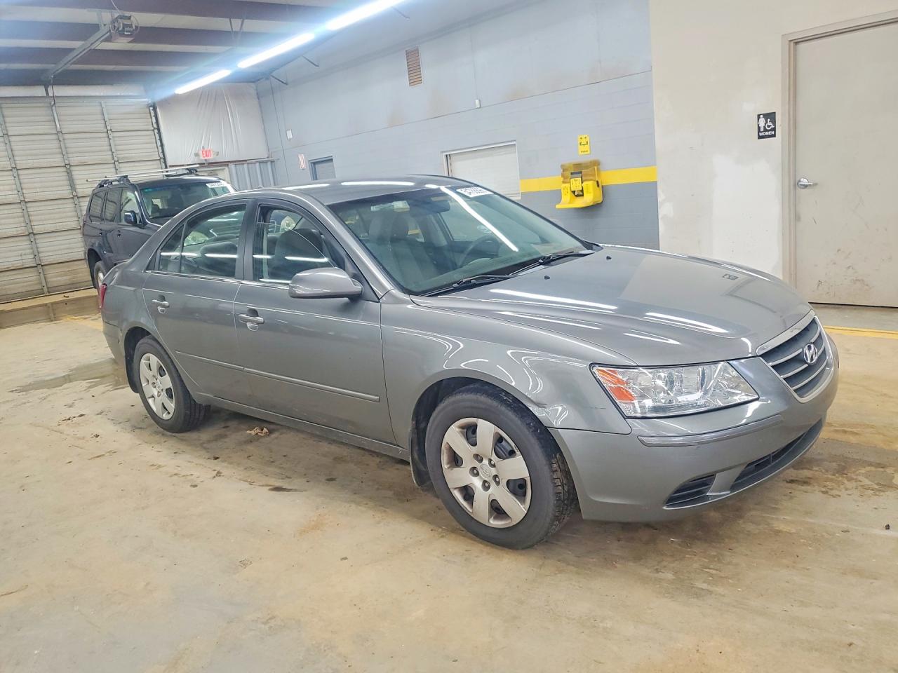2009 Hyundai Sonata Gls Silver vin: 5NPET46C89H553081