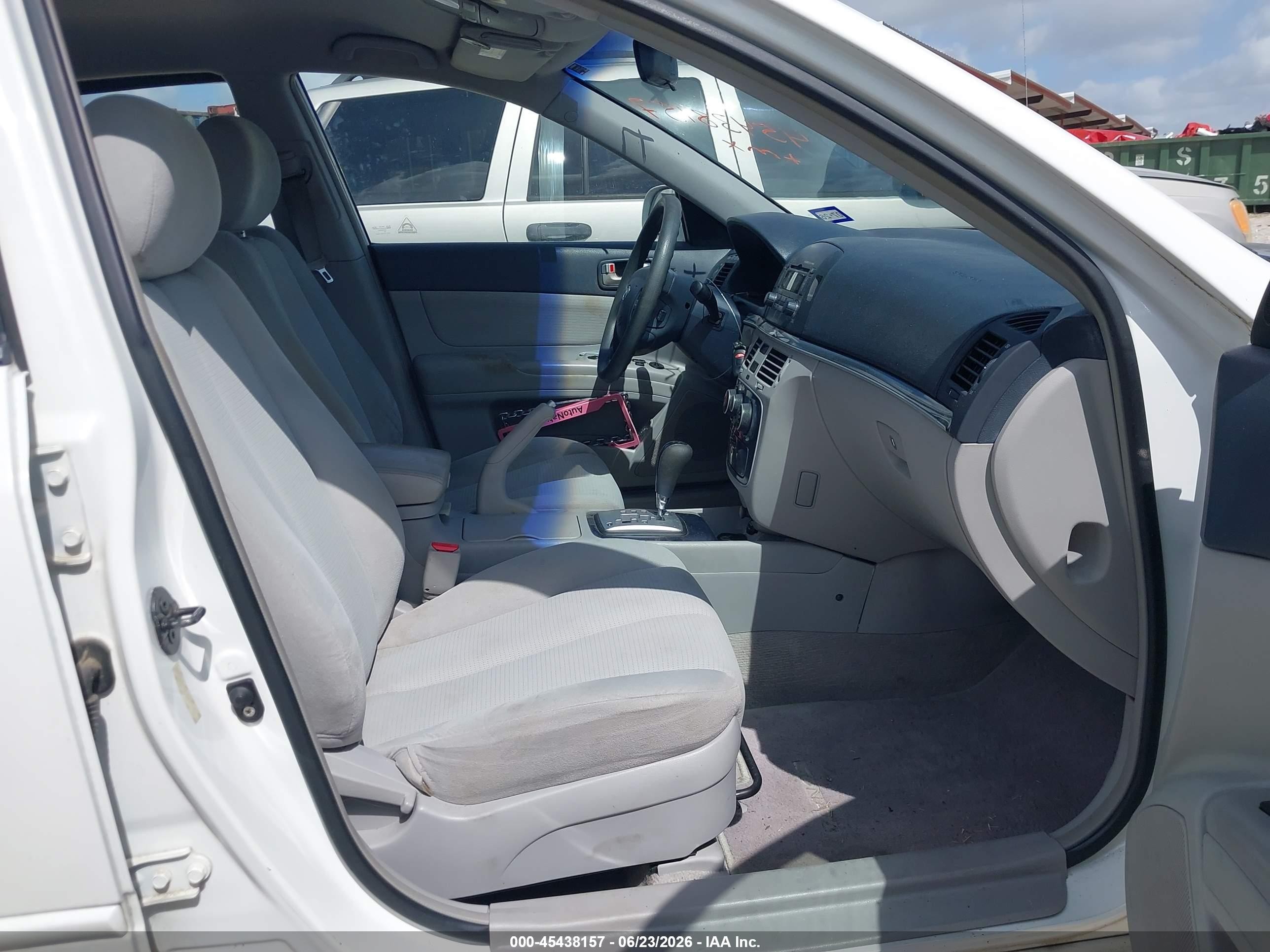 2008 Hyundai Sonata Gls White vin: 5NPET46C98H312239