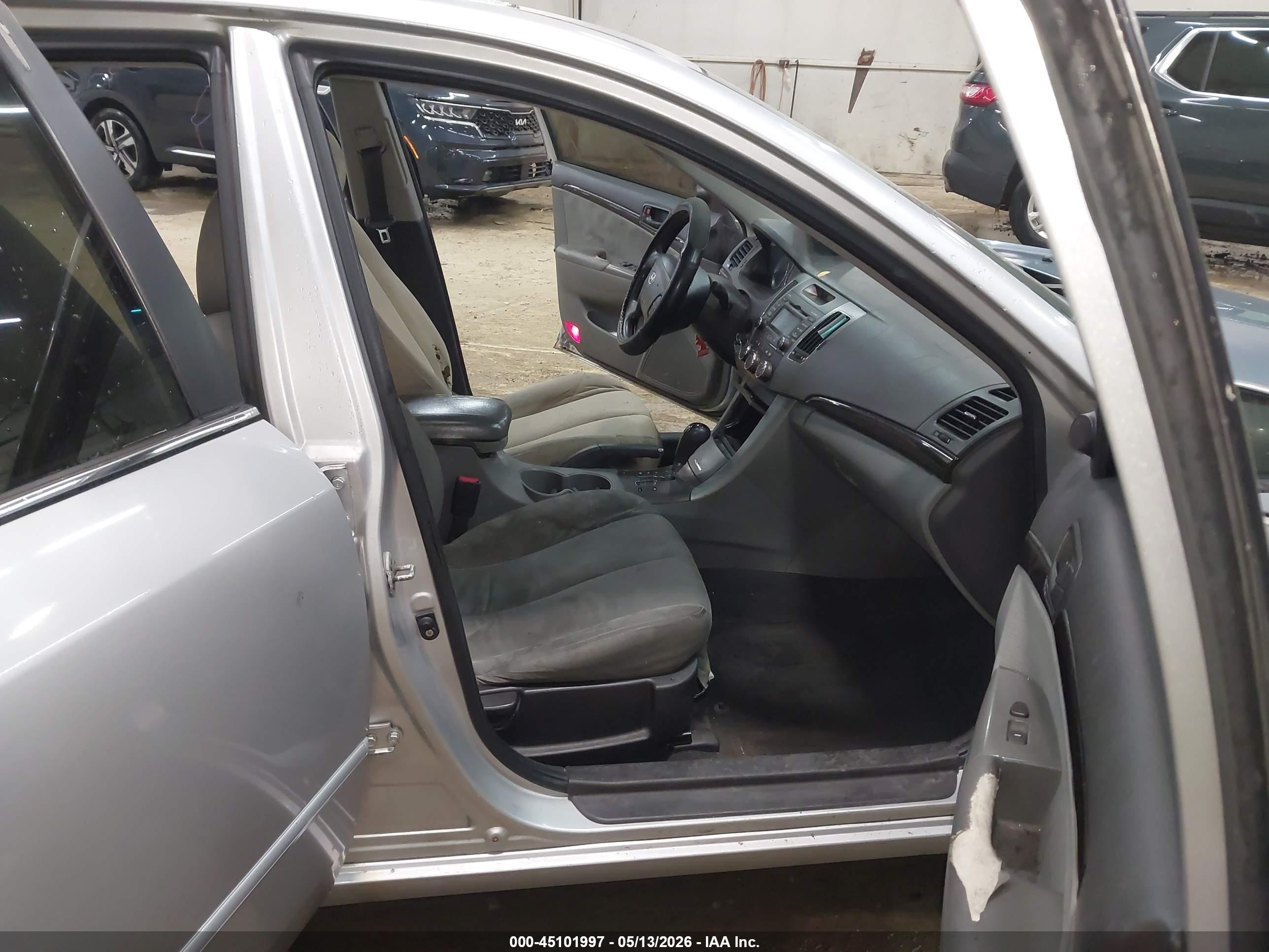 2009 Hyundai Sonata Gls Silver vin: 5NPET46C99H460702