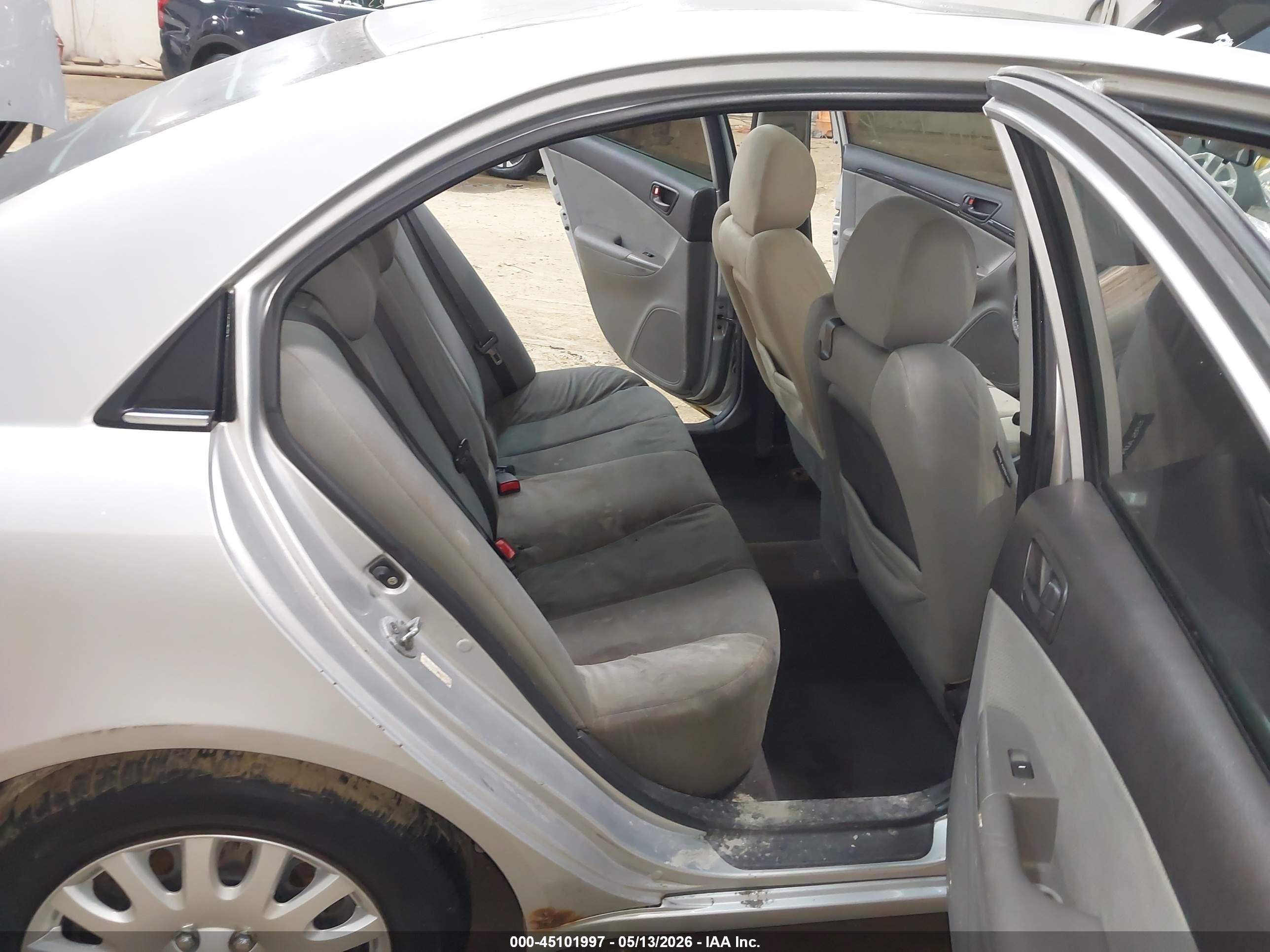 2009 Hyundai Sonata Gls Silver vin: 5NPET46C99H460702