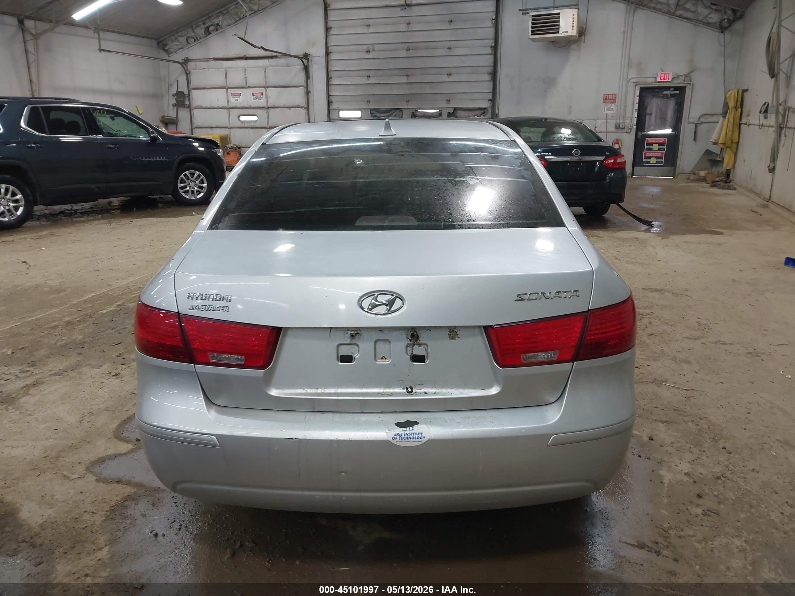 2009 Hyundai Sonata Gls Silver vin: 5NPET46C99H460702