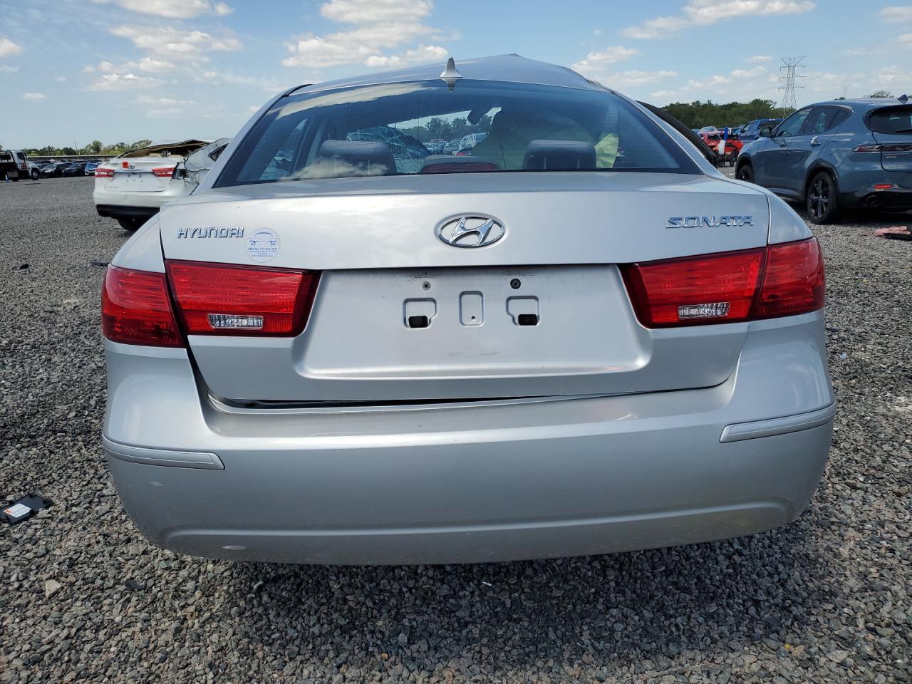 2009 Hyundai Sonata Gls Silver vin: 5NPET46C99H558046