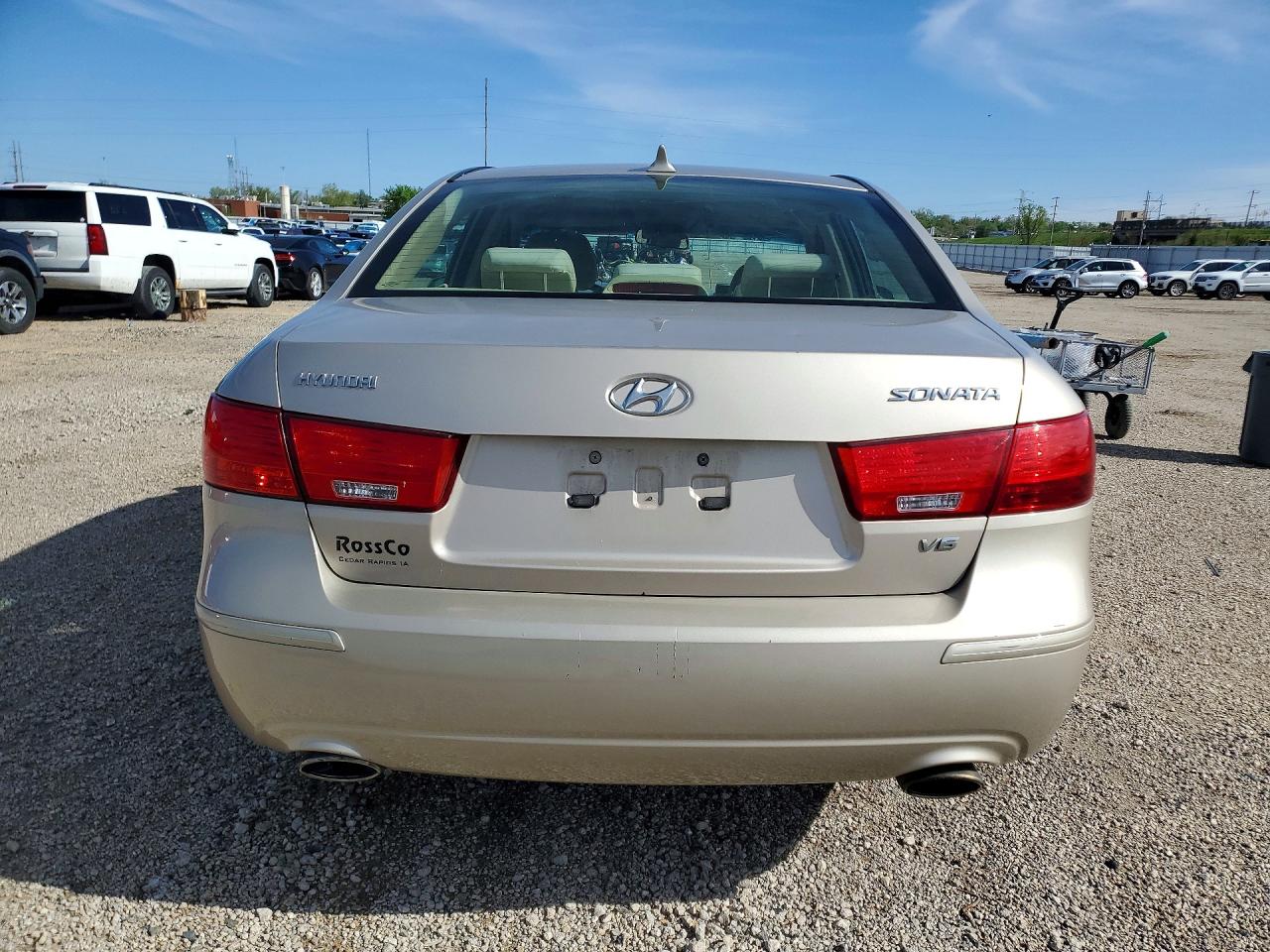 2009 Hyundai Sonata Gold vin: 5NPET46F59H419378