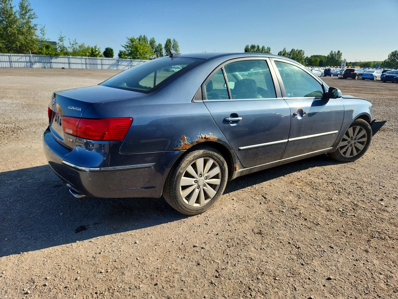 2009 Hyundai Sonata Blue vin: 5NPET46F89H514579