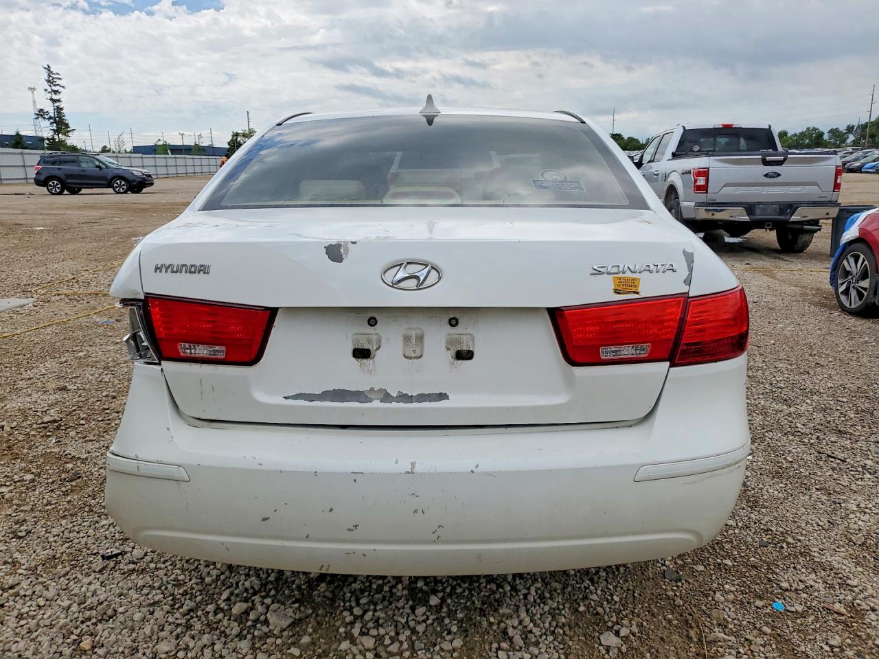 2010 Hyundai Sonata White vin: 5NPET4AC1AH595717