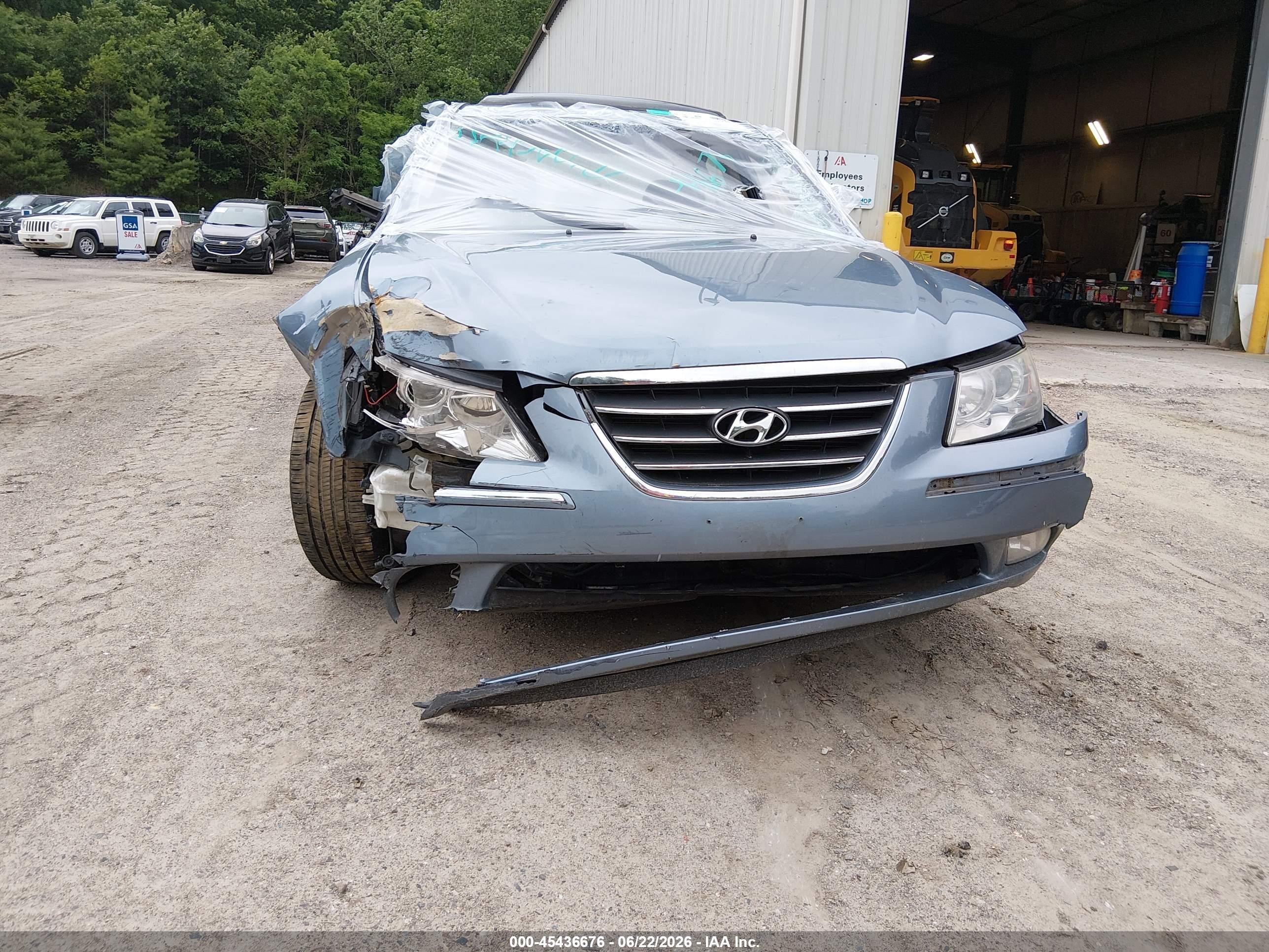 2009 Hyundai Sonata Limited Light Blue vin: 5NPEU46C19H566106