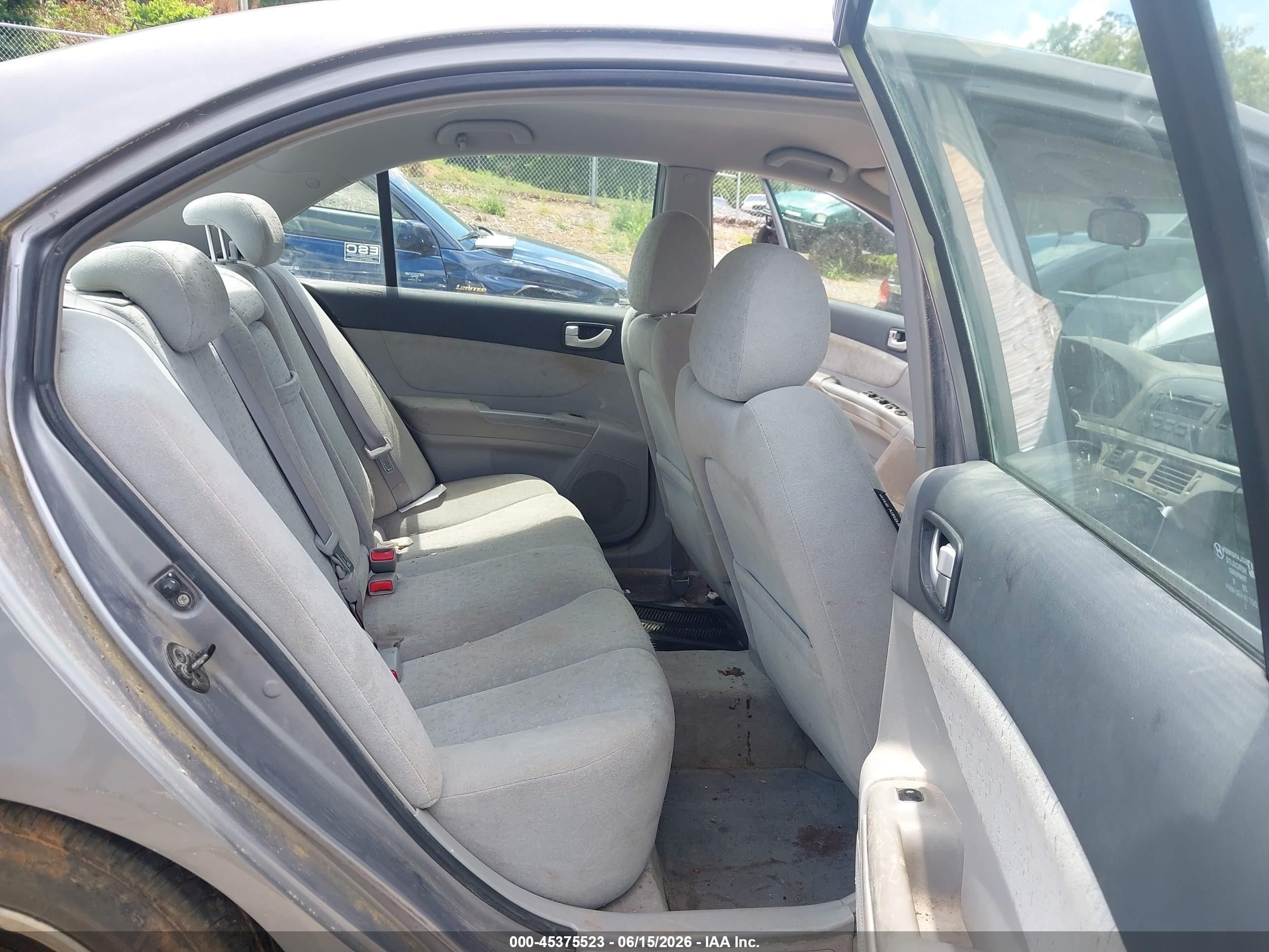 2006 Hyundai Sonata Gls V6/lx V6 Silver vin: 5NPEU46F06H152580