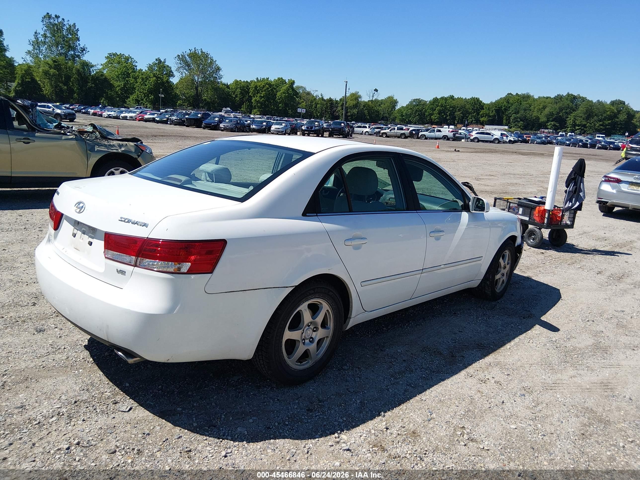 2006 Hyundai Sonata Gls V6/lx V6 White vin: 5NPEU46F16H080353