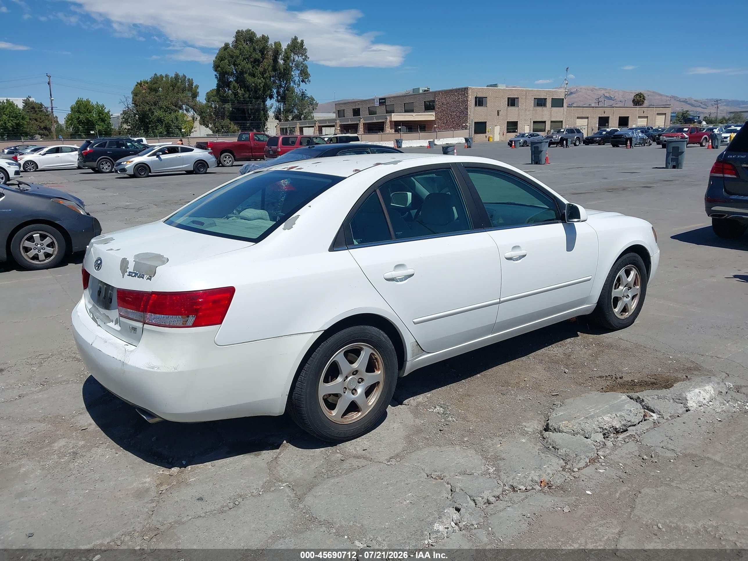 2006 Hyundai Sonata Gls V6/lx V6 White vin: 5NPEU46F16H113643