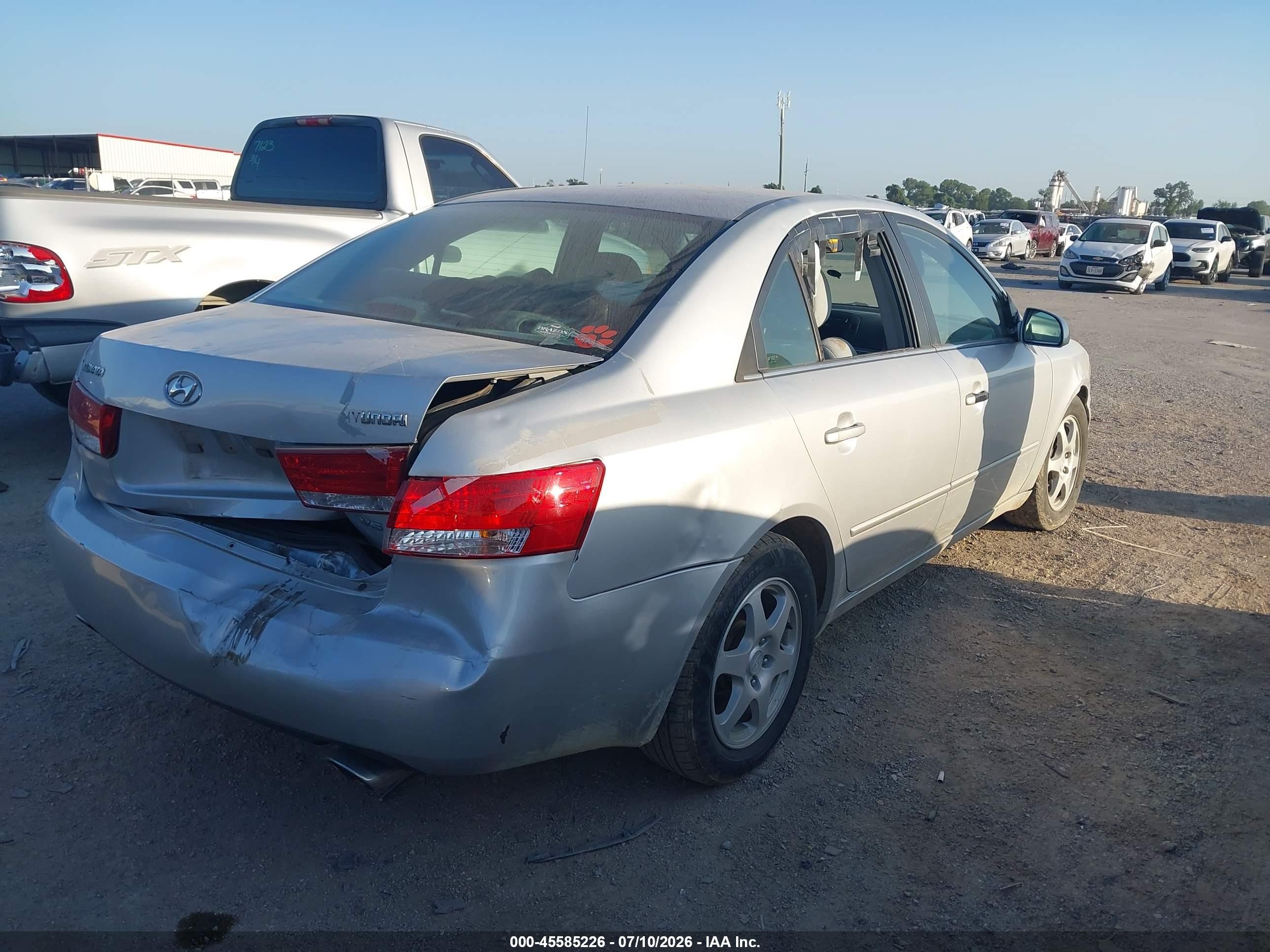 2006 Hyundai Sonata Gls V6/lx V6 Silver vin: 5NPEU46F16H114856