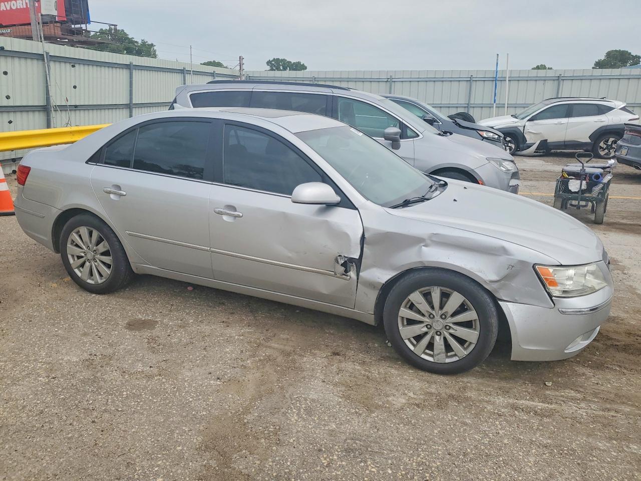2009 Hyundai Sonata Limited V6 Silver vin: 5NPEU46F19H414563