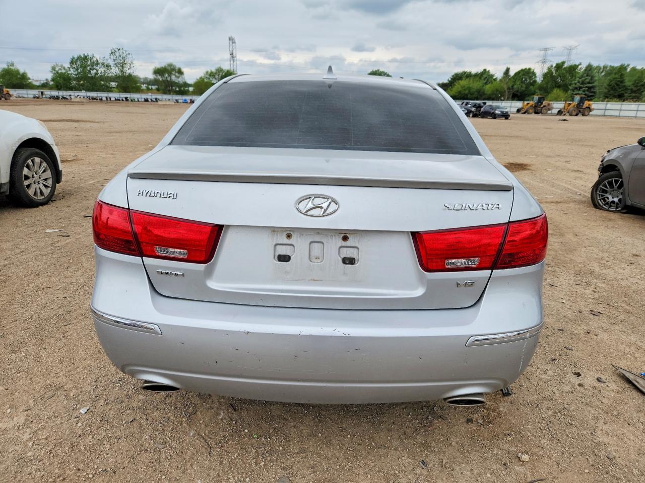 2009 Hyundai Sonata Limited V6 Silver vin: 5NPEU46F19H560493