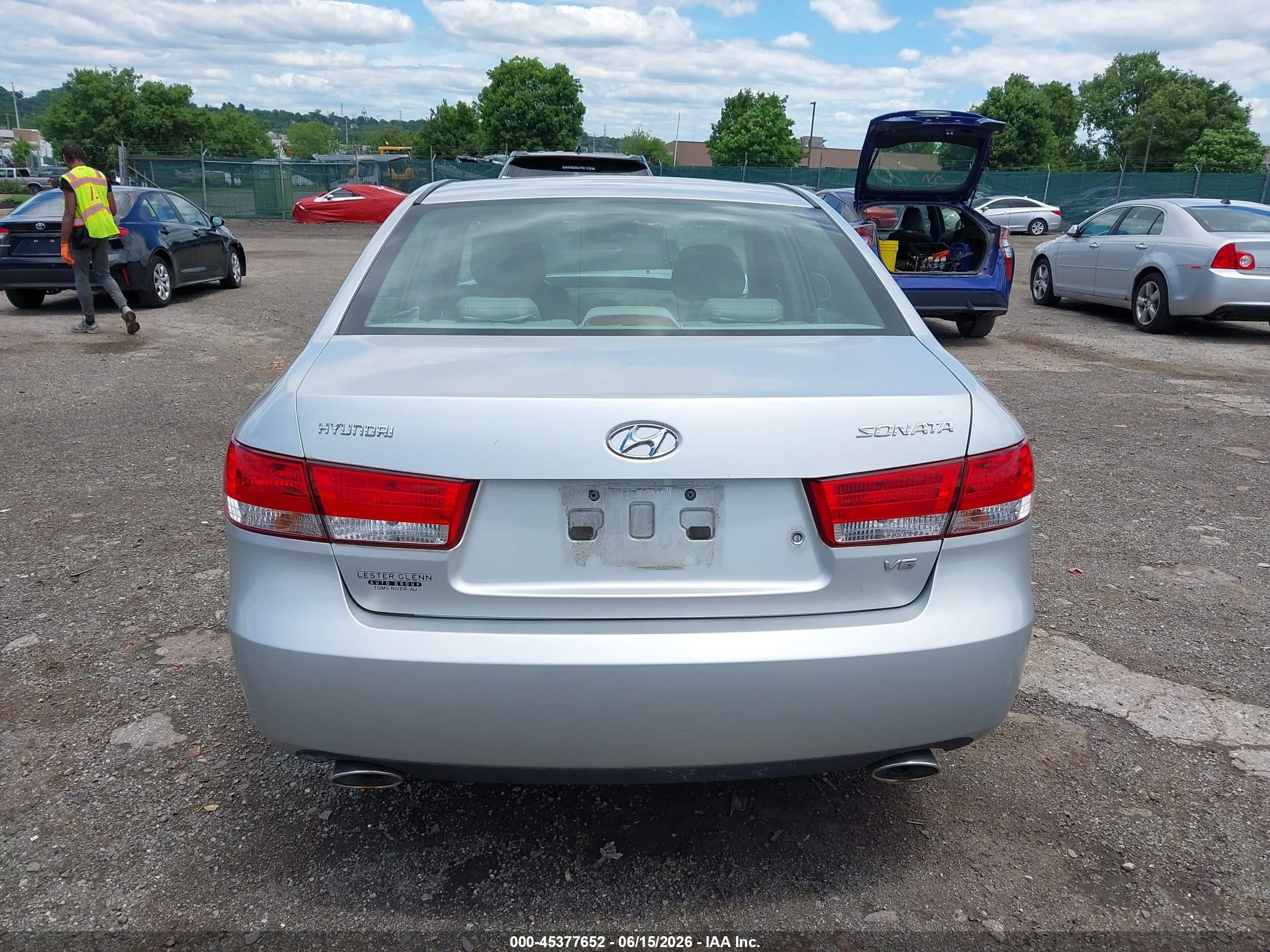 2006 Hyundai Sonata Gls V6/lx V6 Silver vin: 5NPEU46F26H074755