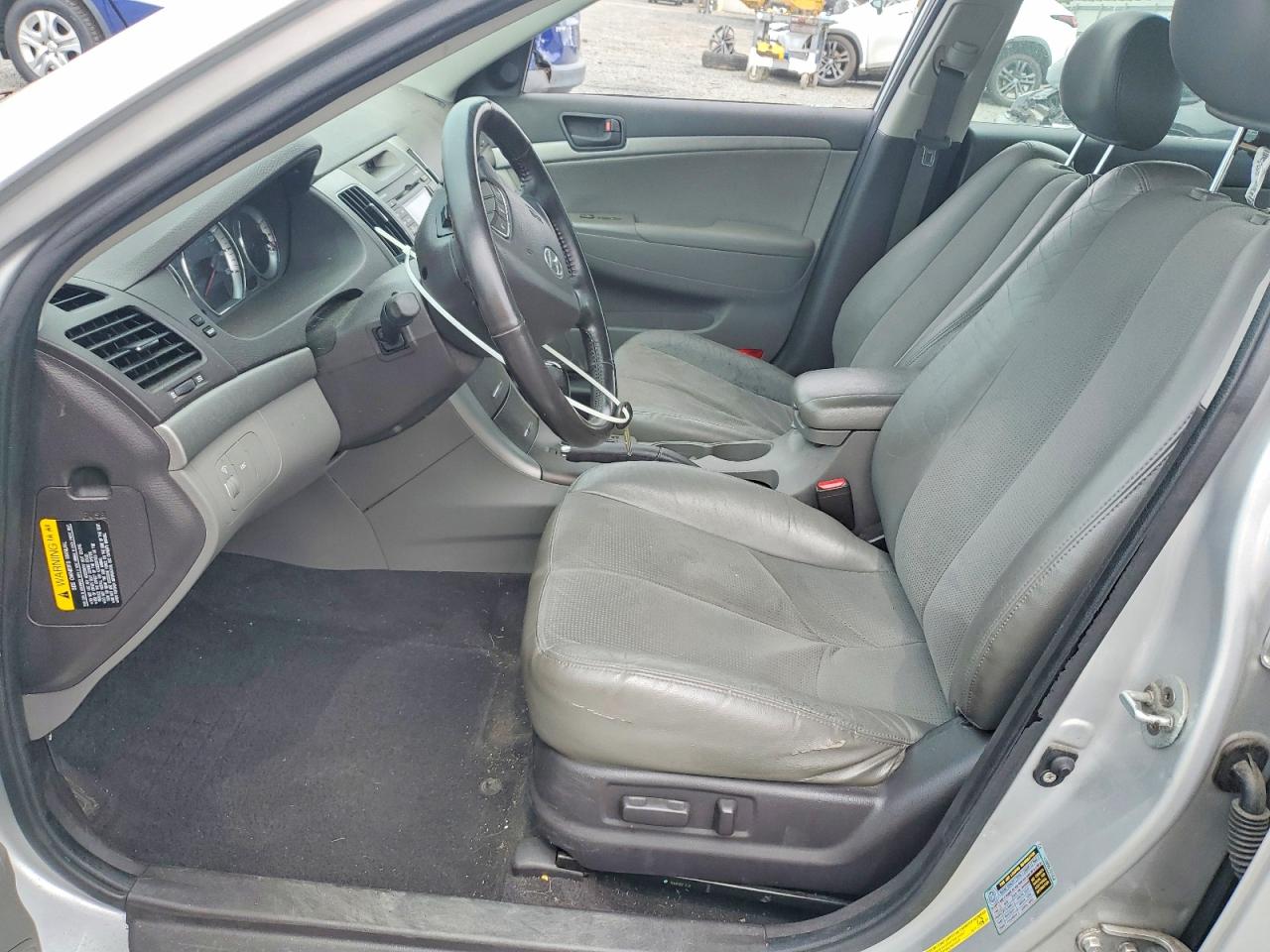 2009 Hyundai Sonata Silver vin: 5NPEU46F29H449774
