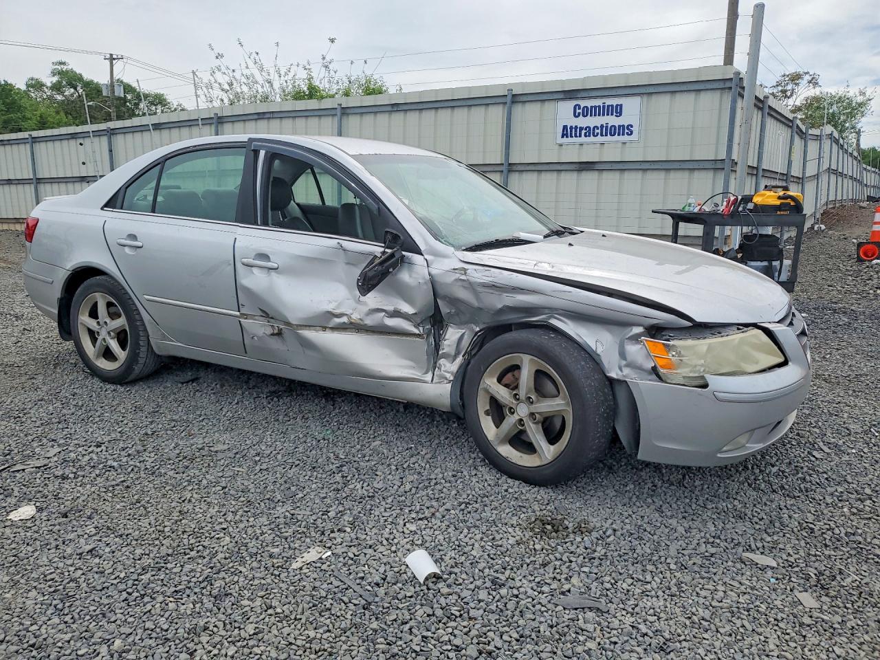 2009 Hyundai Sonata Silver vin: 5NPEU46F29H449774