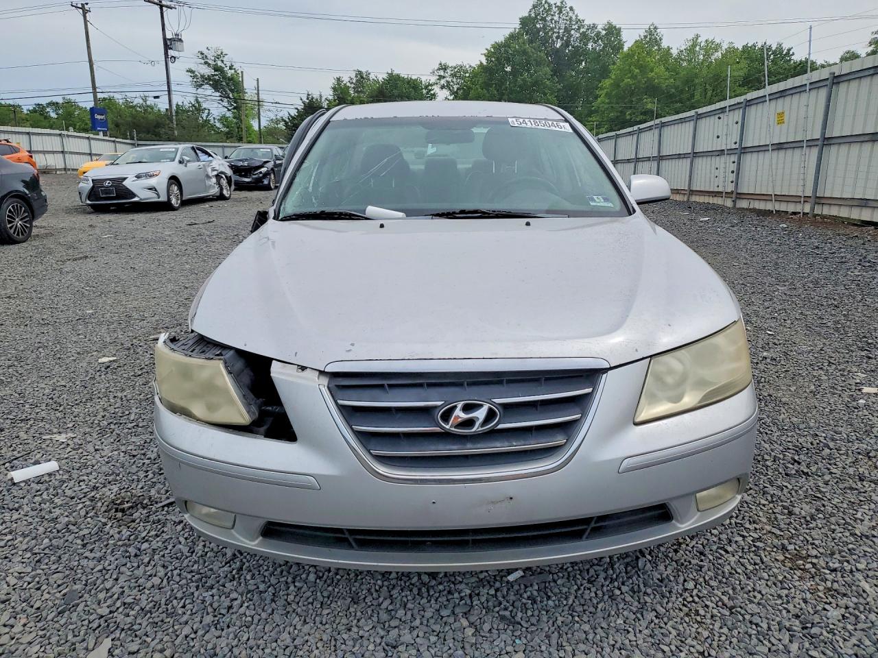 2009 Hyundai Sonata Silver vin: 5NPEU46F29H449774
