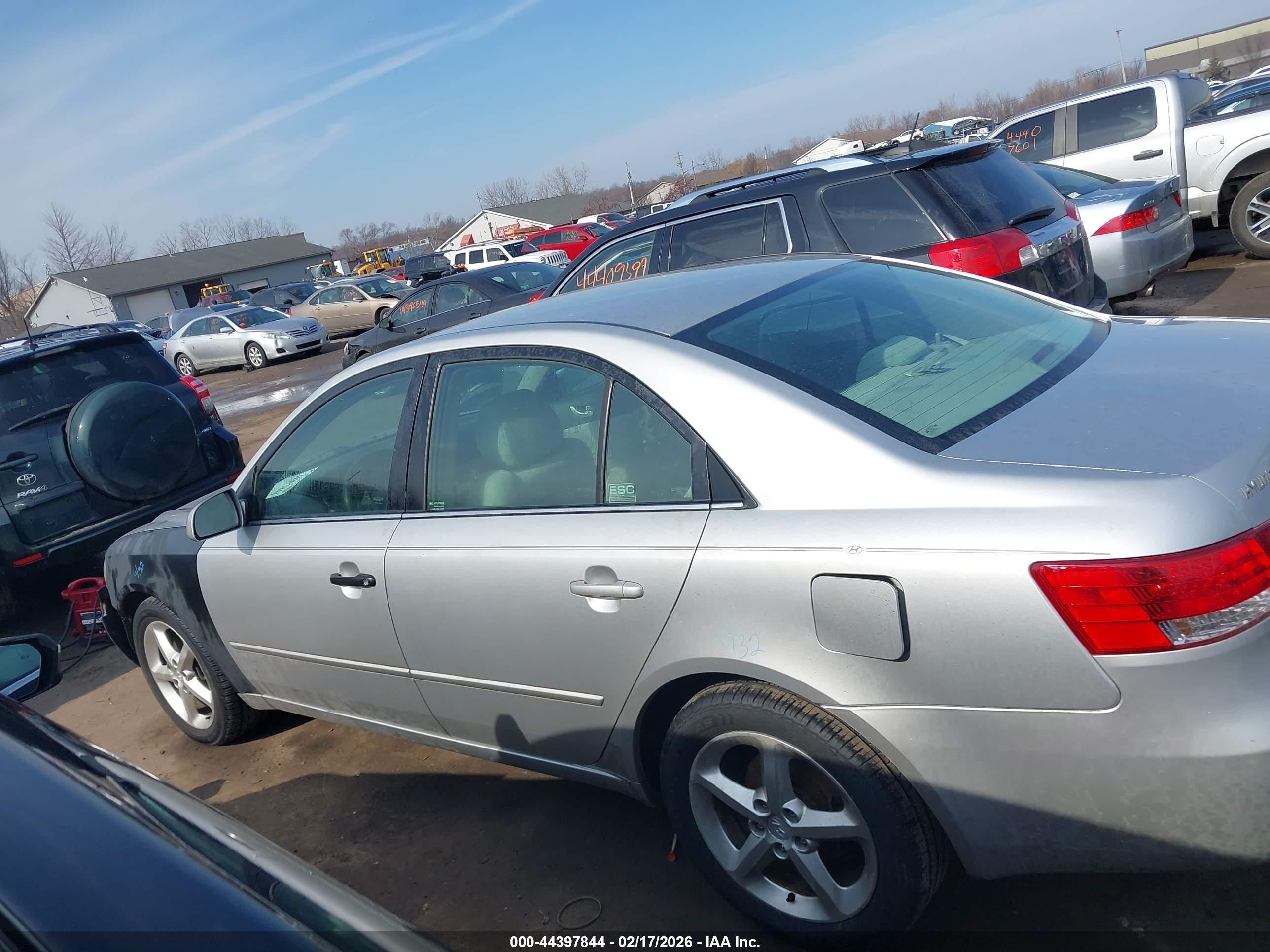 2007 Hyundai Sonata Limited/se V6 Silver vin: 5NPEU46F37H184019