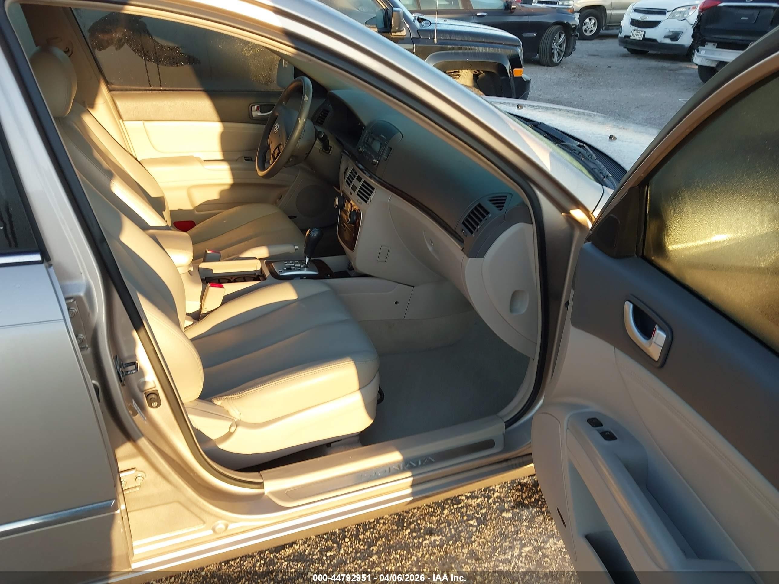 2008 Hyundai Sonata   Champagne vin: 5NPEU46F48H311264