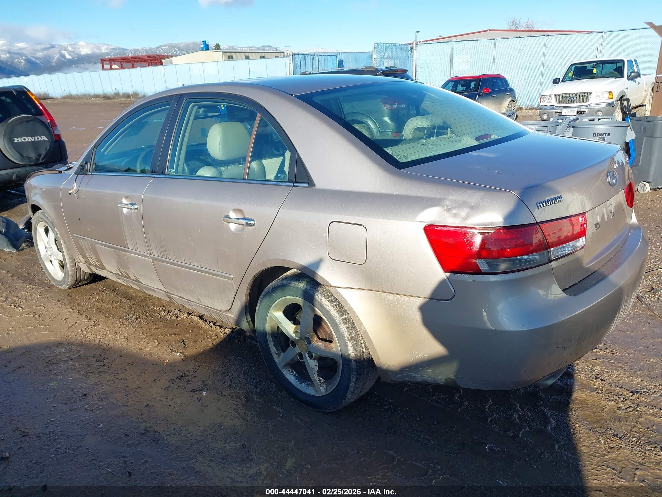 2006 Hyundai Sonata Gls V6/lx V6 Silver vin: 5NPEU46F56H030877