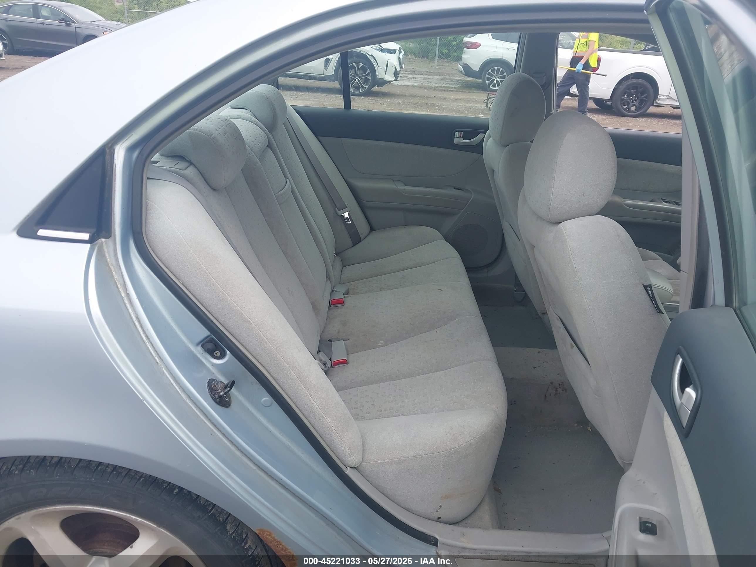 2006 Hyundai Sonata Gls V6/lx V6 Silver vin: 5NPEU46F66H079389