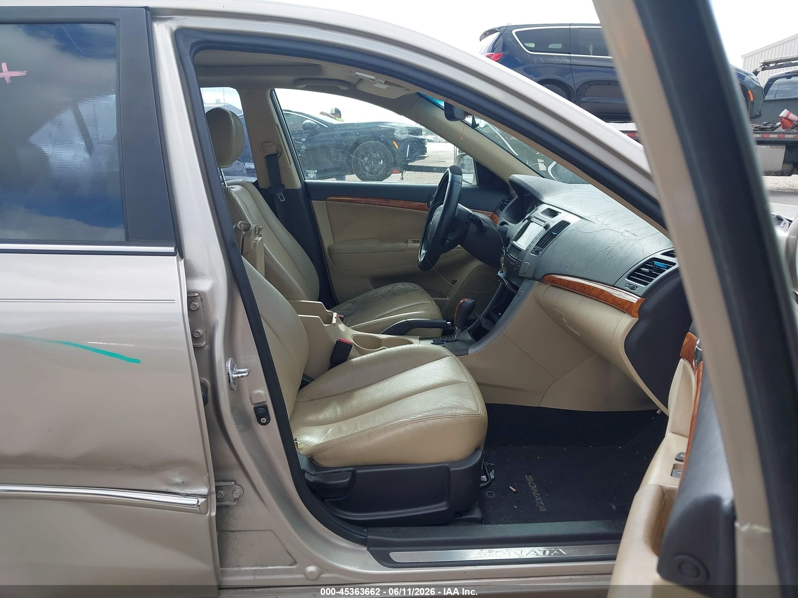 2009 Hyundai Sonata Limited V6 Beige vin: 5NPEU46F69H436302