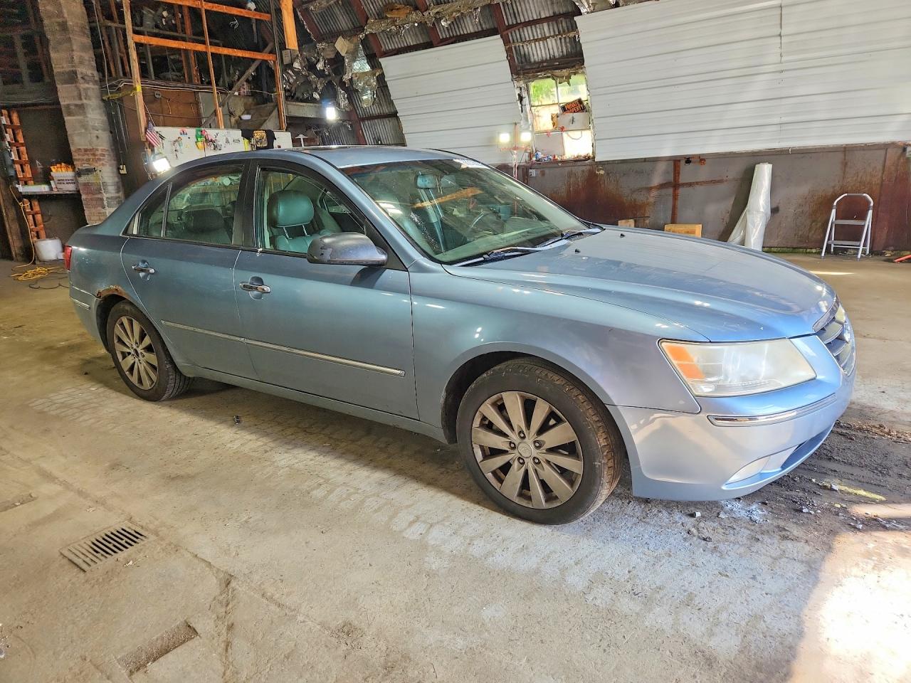 2009 Hyundai Sonata Limited V6 Blue vin: 5NPEU46F69H556326