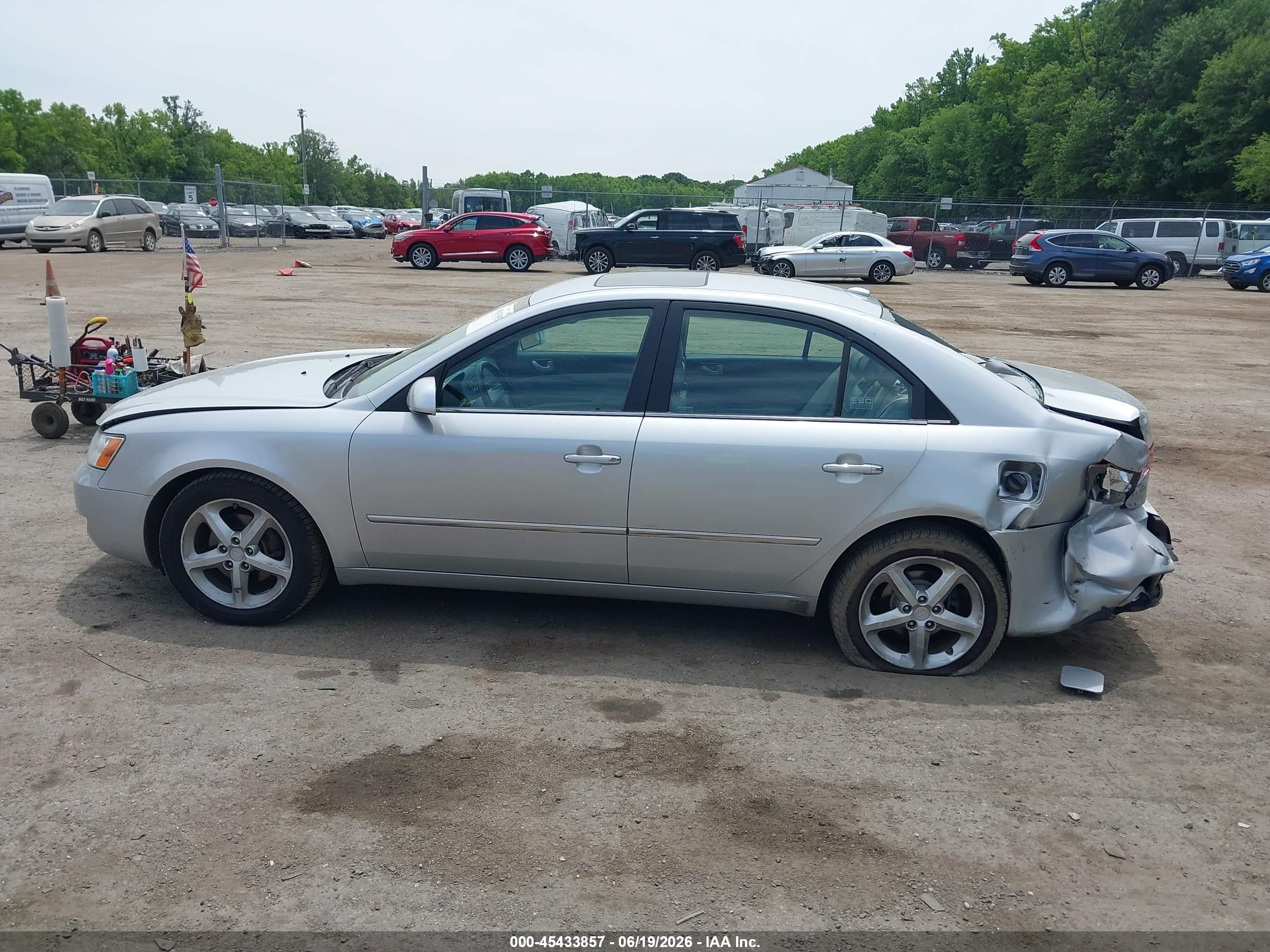 2008 Hyundai Sonata Limited V6/se V6 Silver vin: 5NPEU46F78H351872