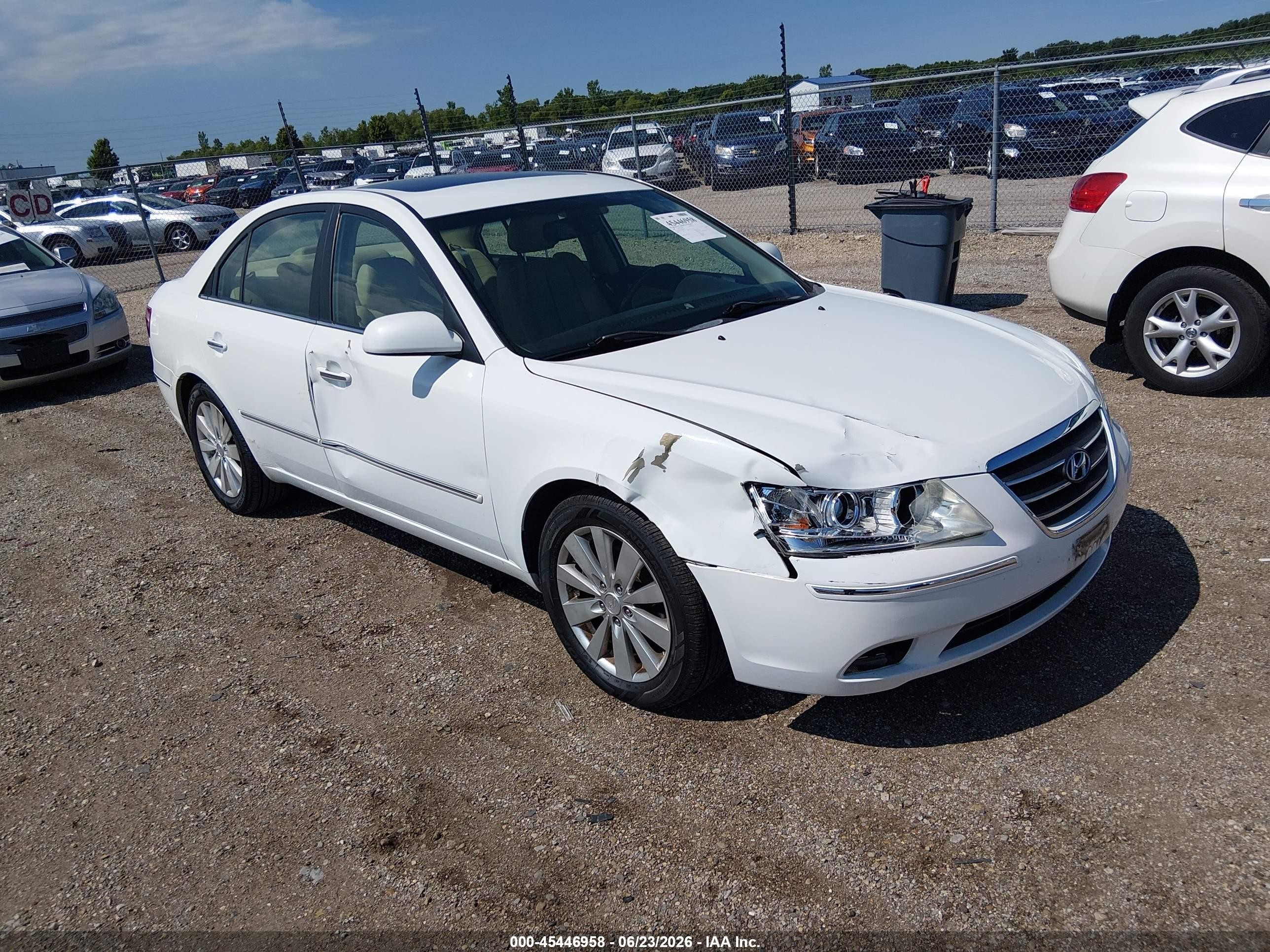 2009 Hyundai Sonata Limited V6 White vin: 5NPEU46F79H459765
