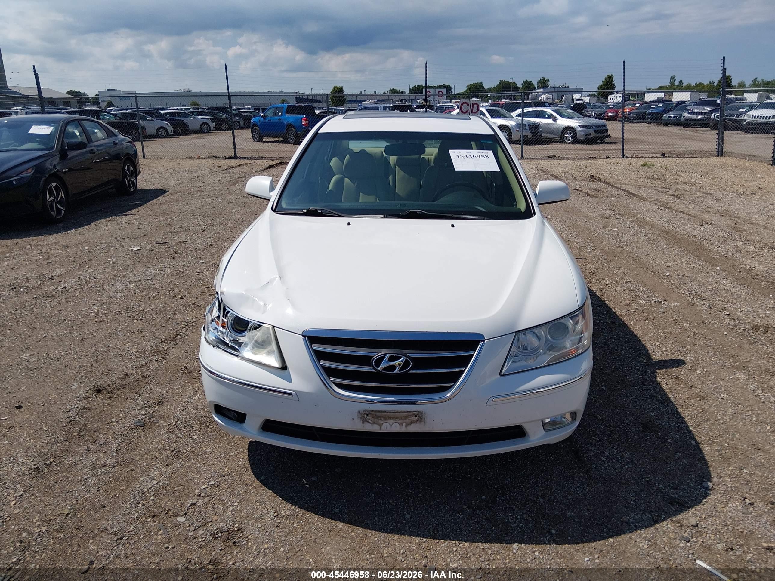 2009 Hyundai Sonata Limited V6 White vin: 5NPEU46F79H459765