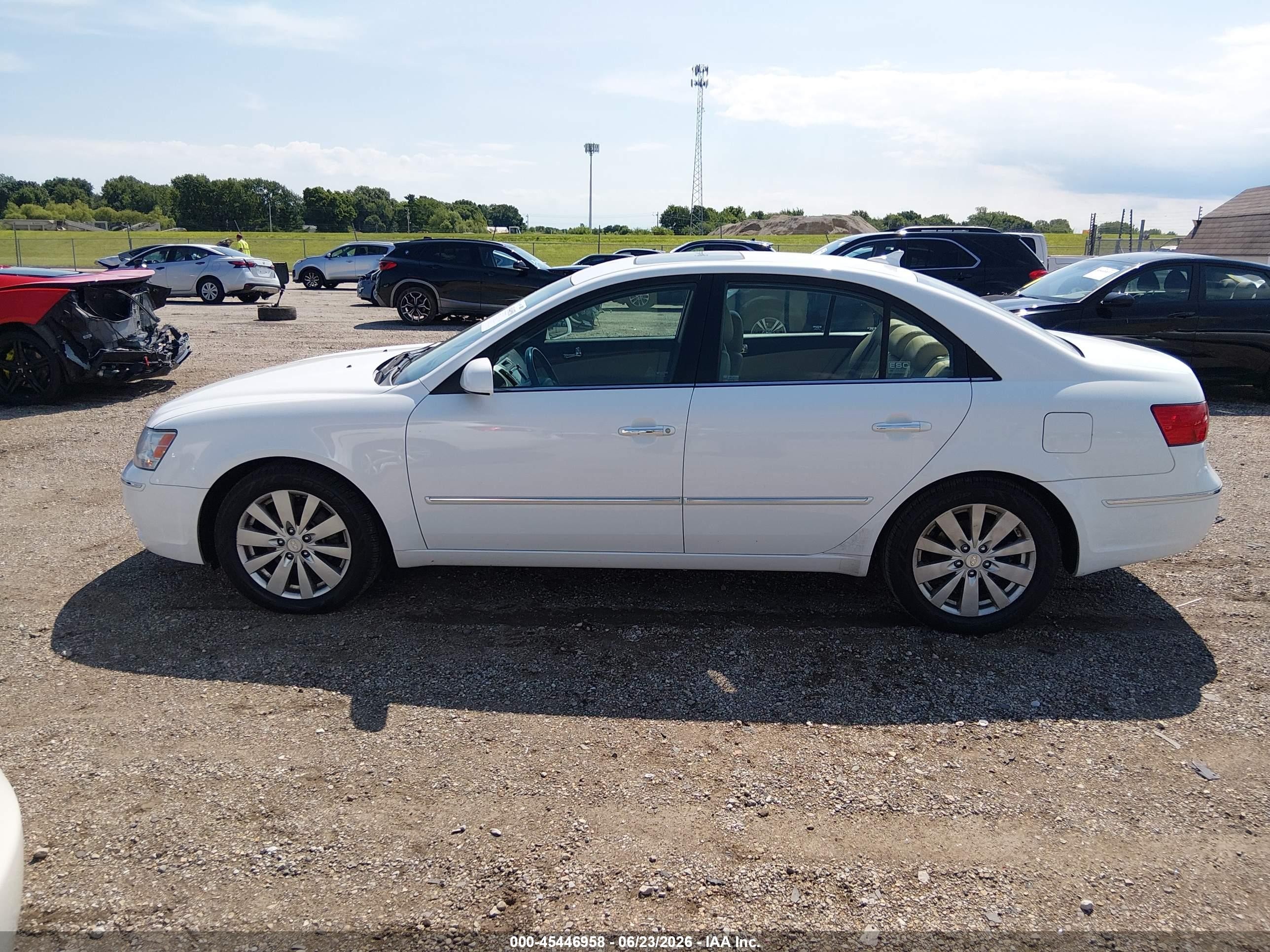 2009 Hyundai Sonata Limited V6 White vin: 5NPEU46F79H459765