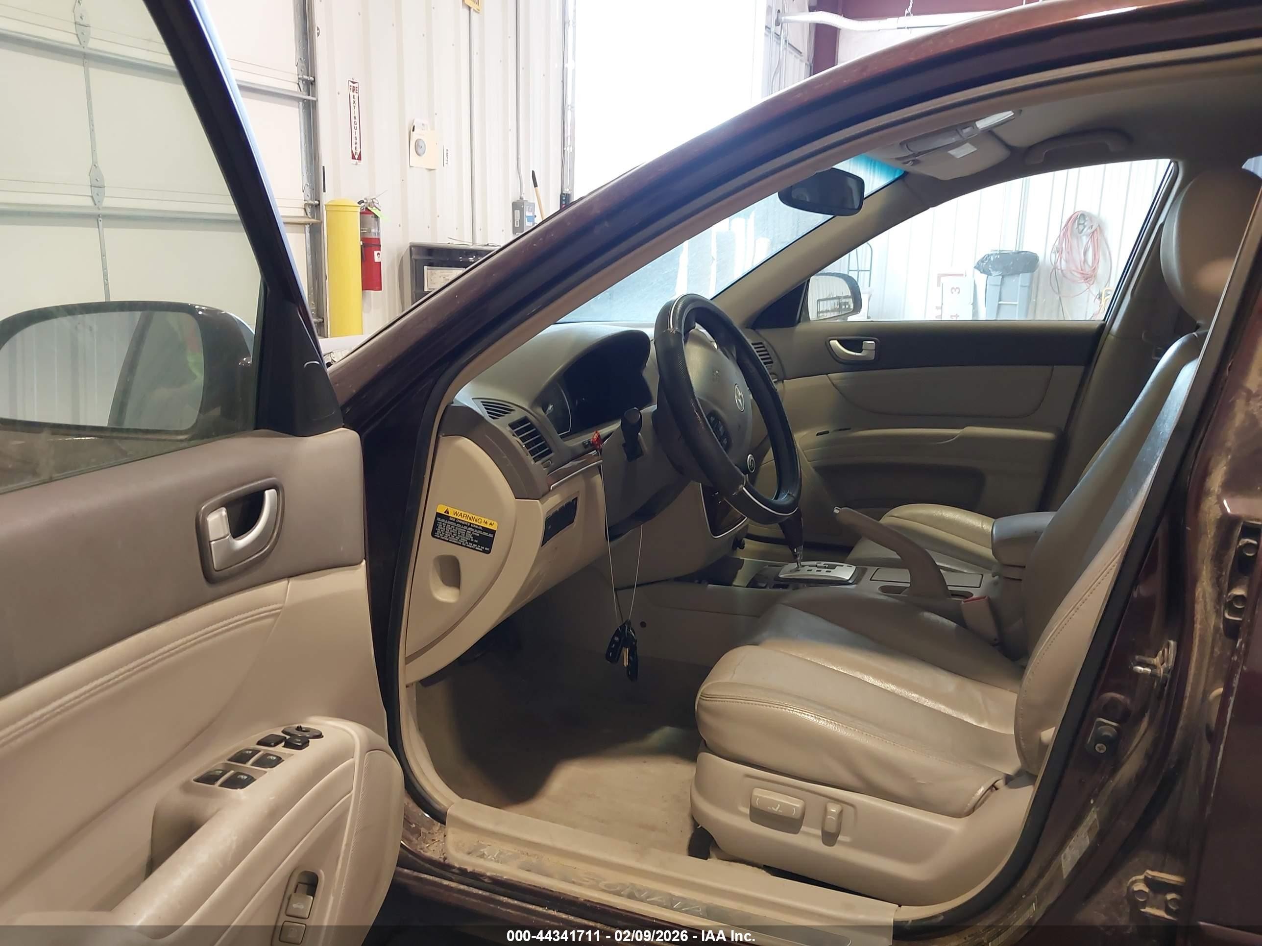 2006 Hyundai Sonata Gls V6/lx V6 Red vin: 5NPEU46F86H042697