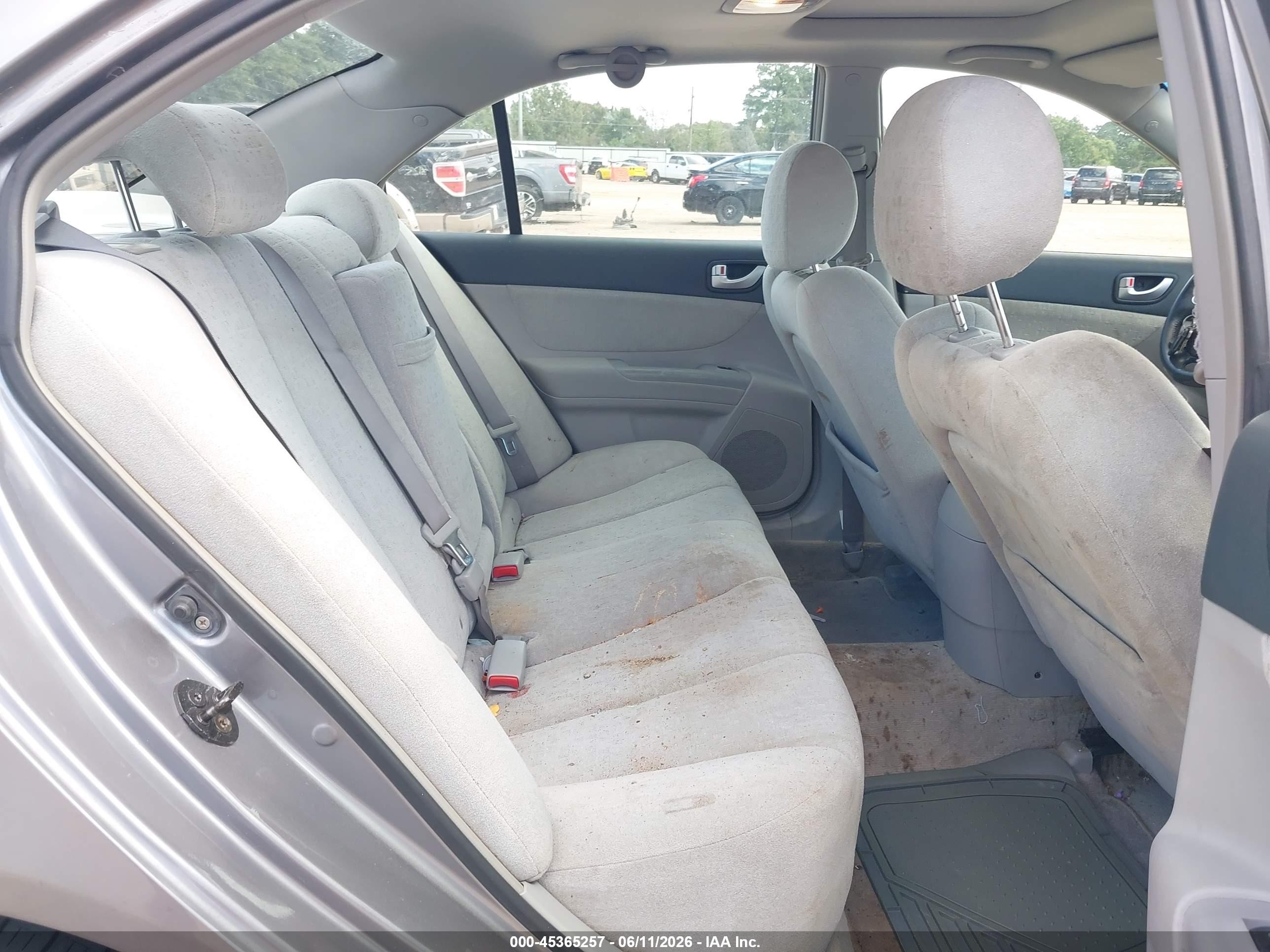 2006 Hyundai Sonata Gls V6/lx V6 Silver vin: 5NPEU46F86H044403