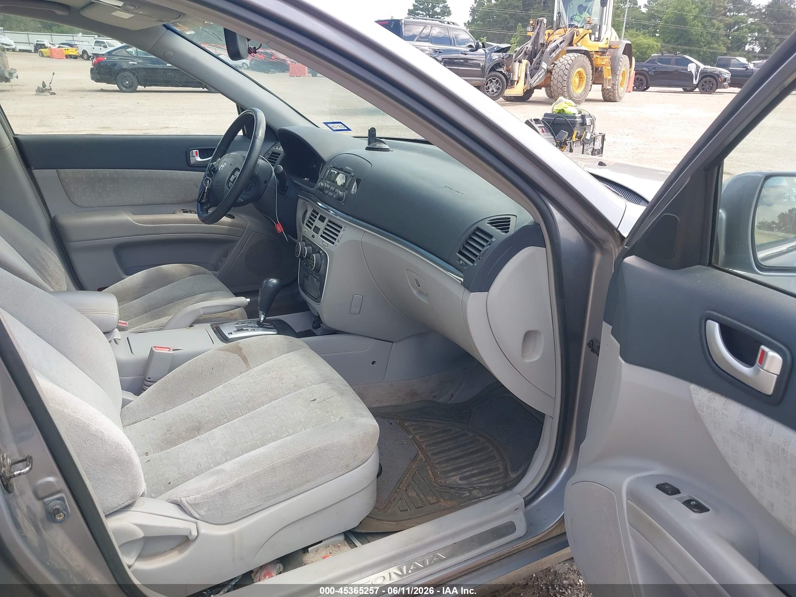 2006 Hyundai Sonata Gls V6/lx V6 Silver vin: 5NPEU46F86H044403