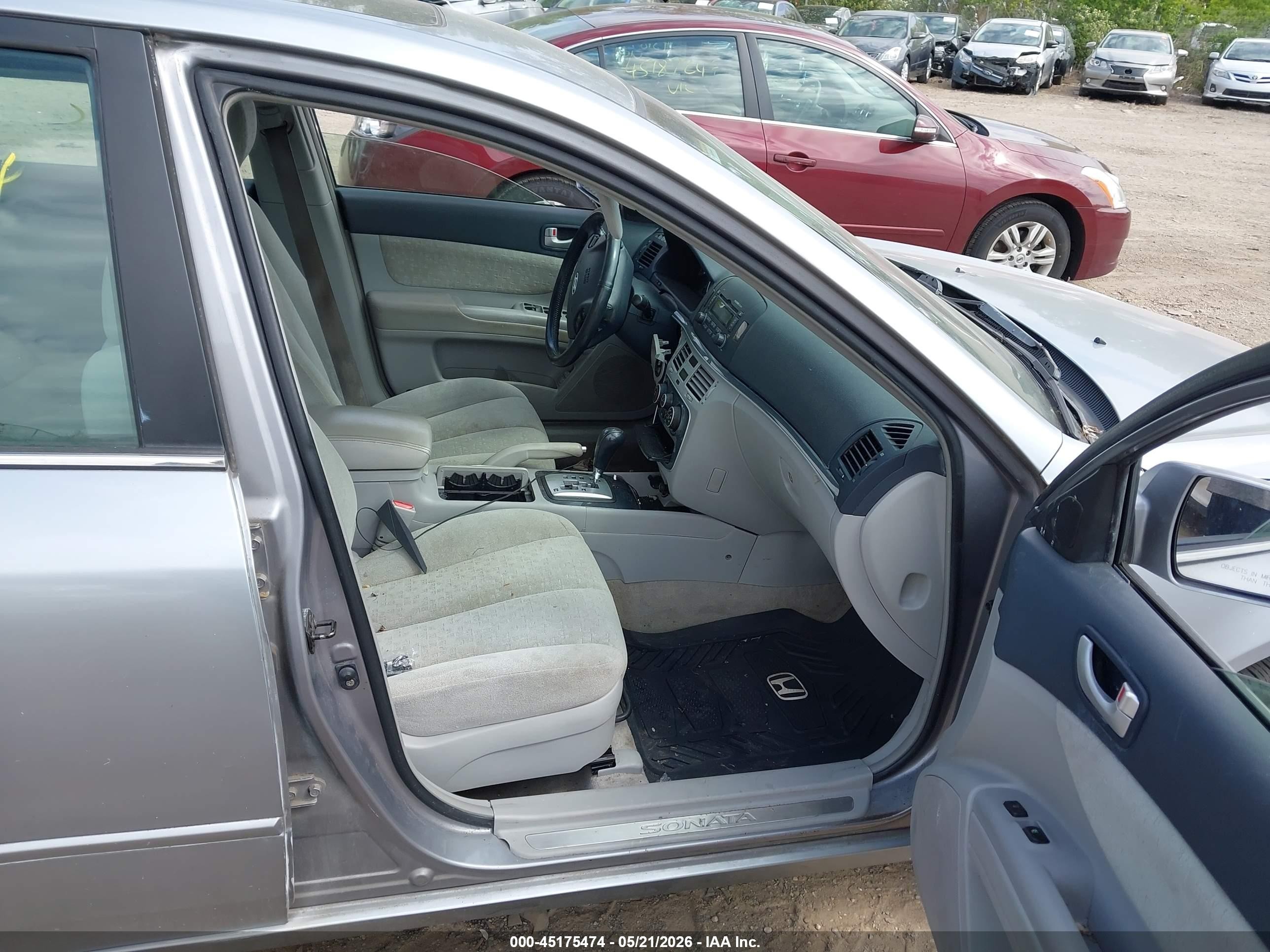 2006 Hyundai Sonata Gls V6/lx V6 Silver vin: 5NPEU46F86H111842