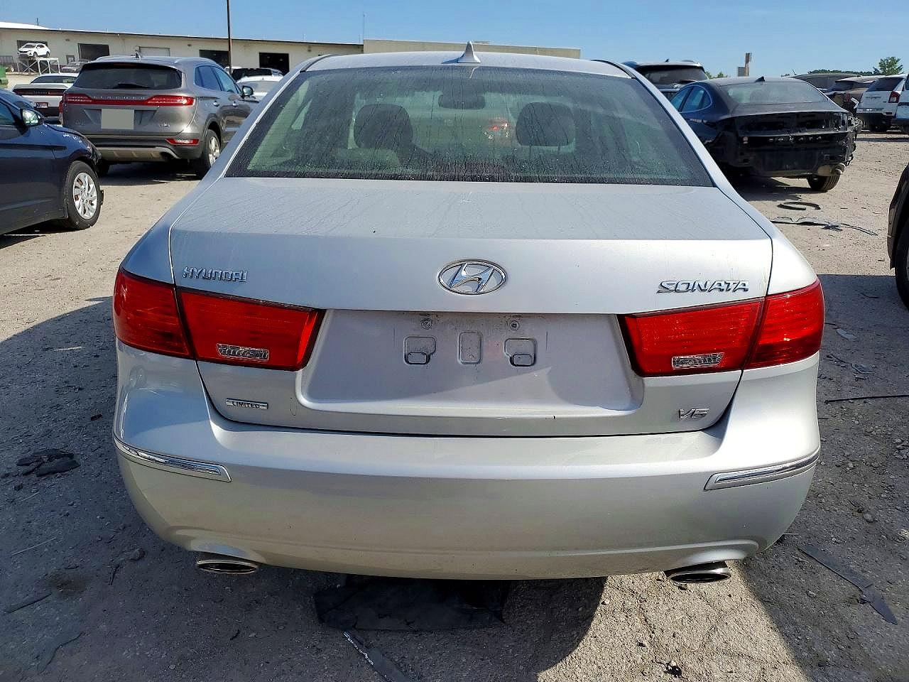 2009 Hyundai Sonata Limited V6 Silver vin: 5NPEU46F89H560538