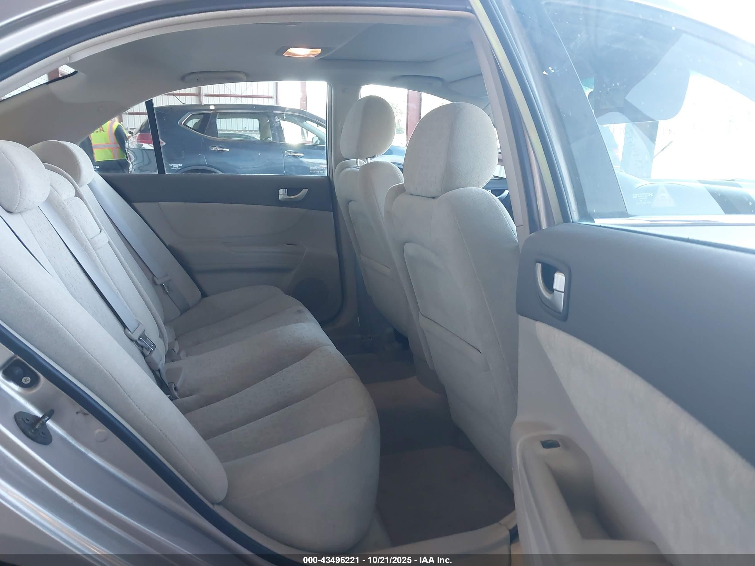 2007 Hyundai Sonata Limited/se V6 Gold vin: 5NPEU46FX7H292802