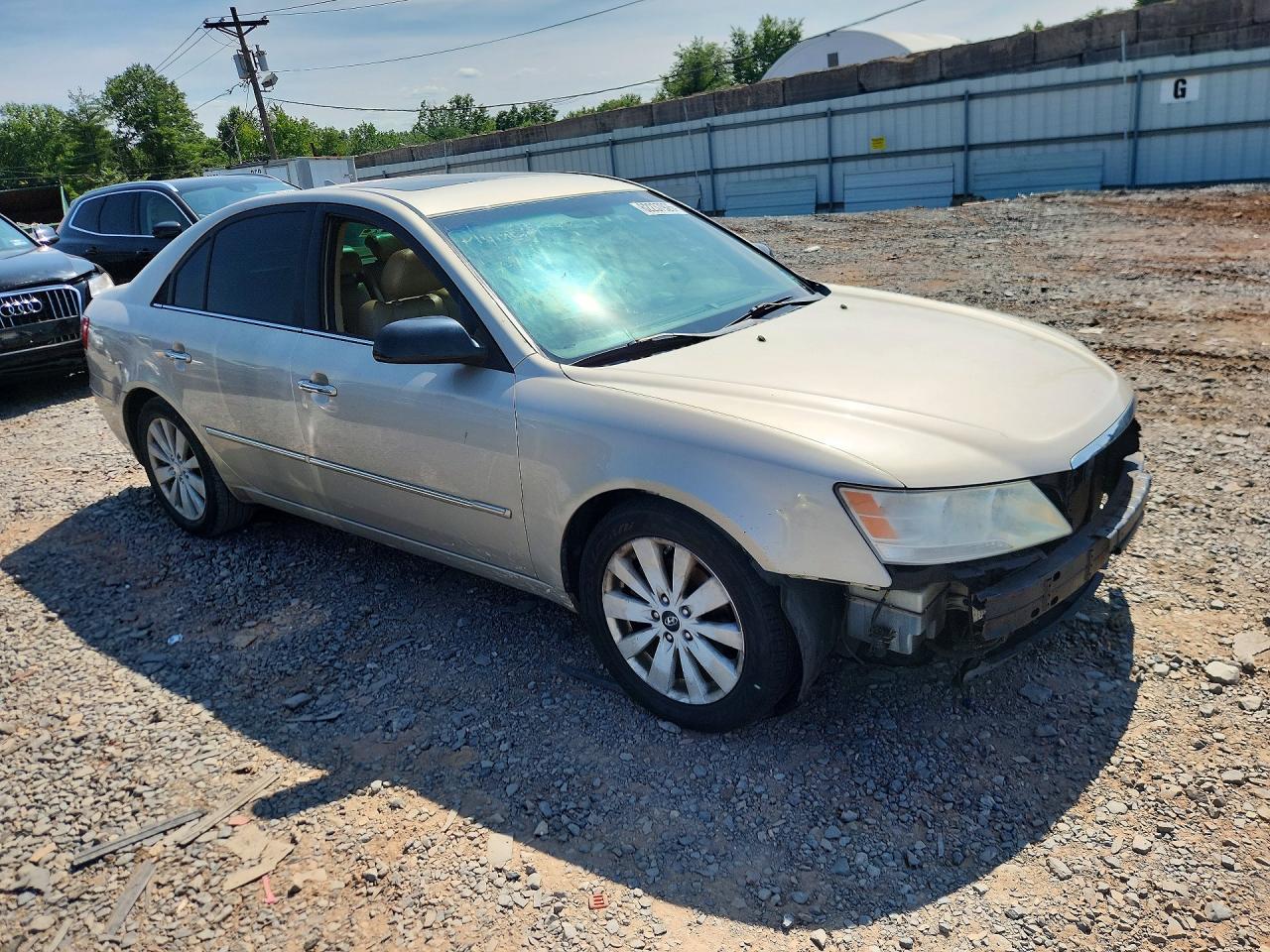 2009 Hyundai Sonata Limited V6 Gold vin: 5NPEU46FX9H428462