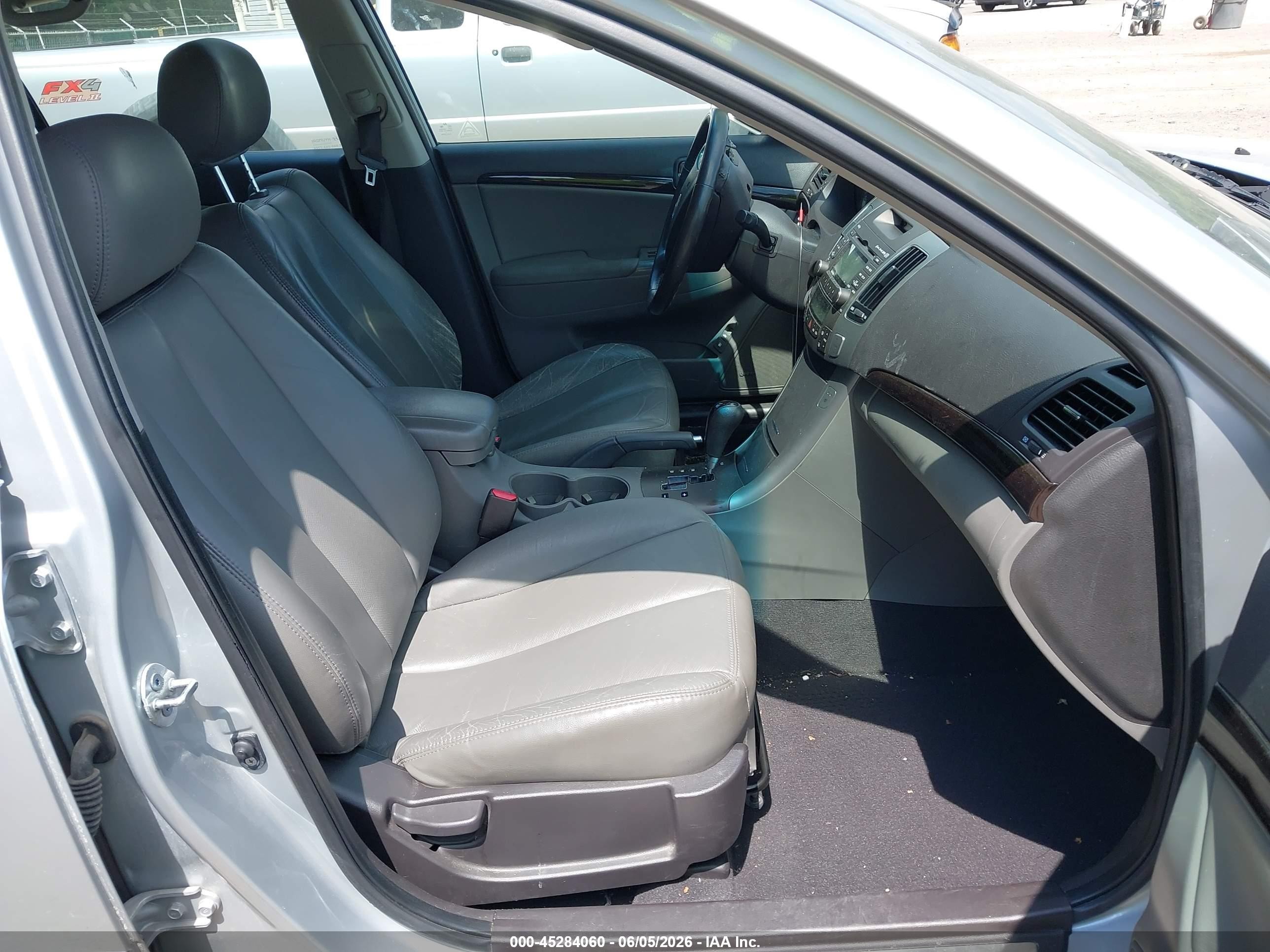 2010 Hyundai Sonata Limited Silver vin: 5NPEU4AC9AH623521